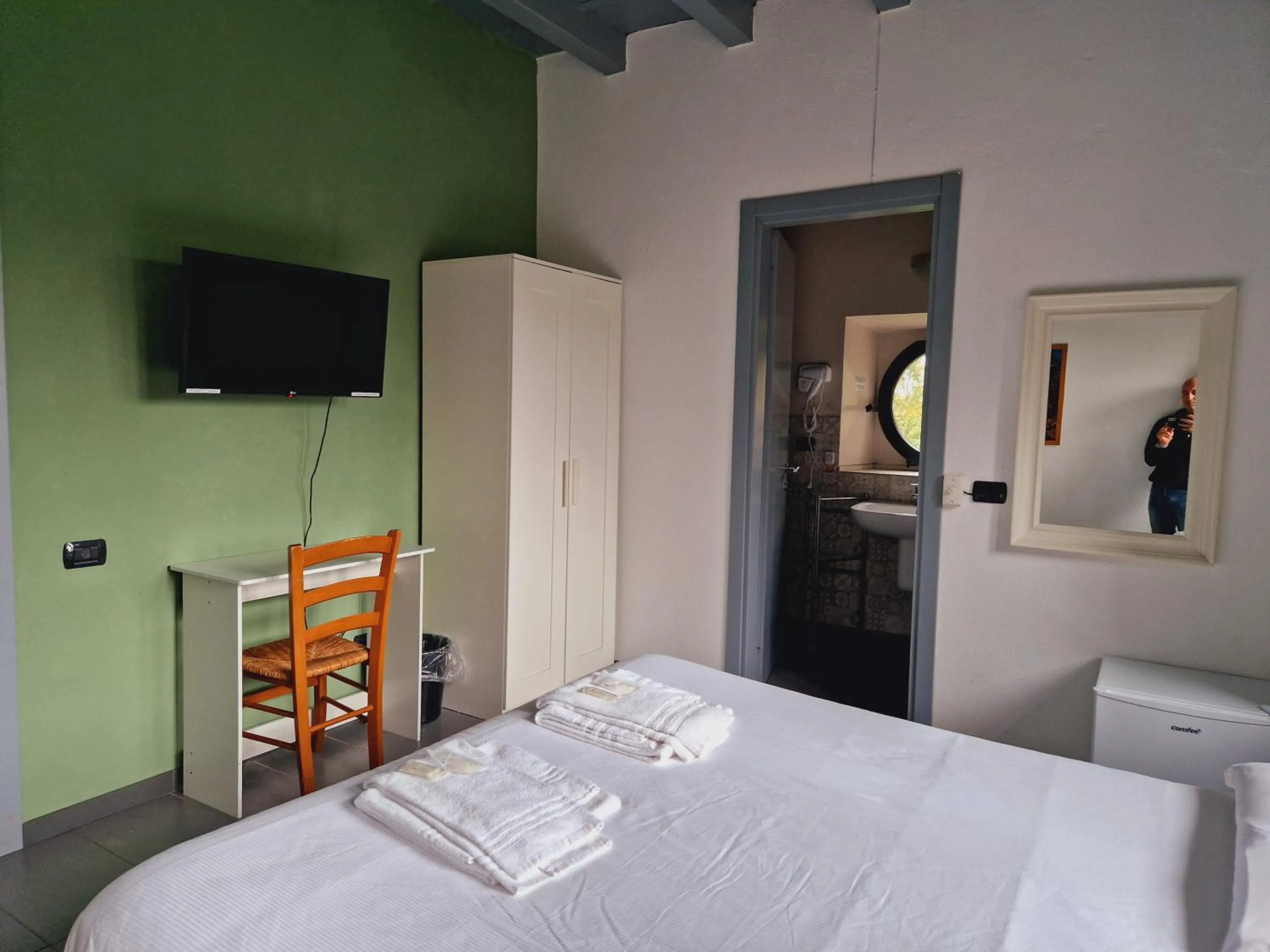 Bed in B&B e Ostello, Parco di Monza, CASCINA COSTA ALTA