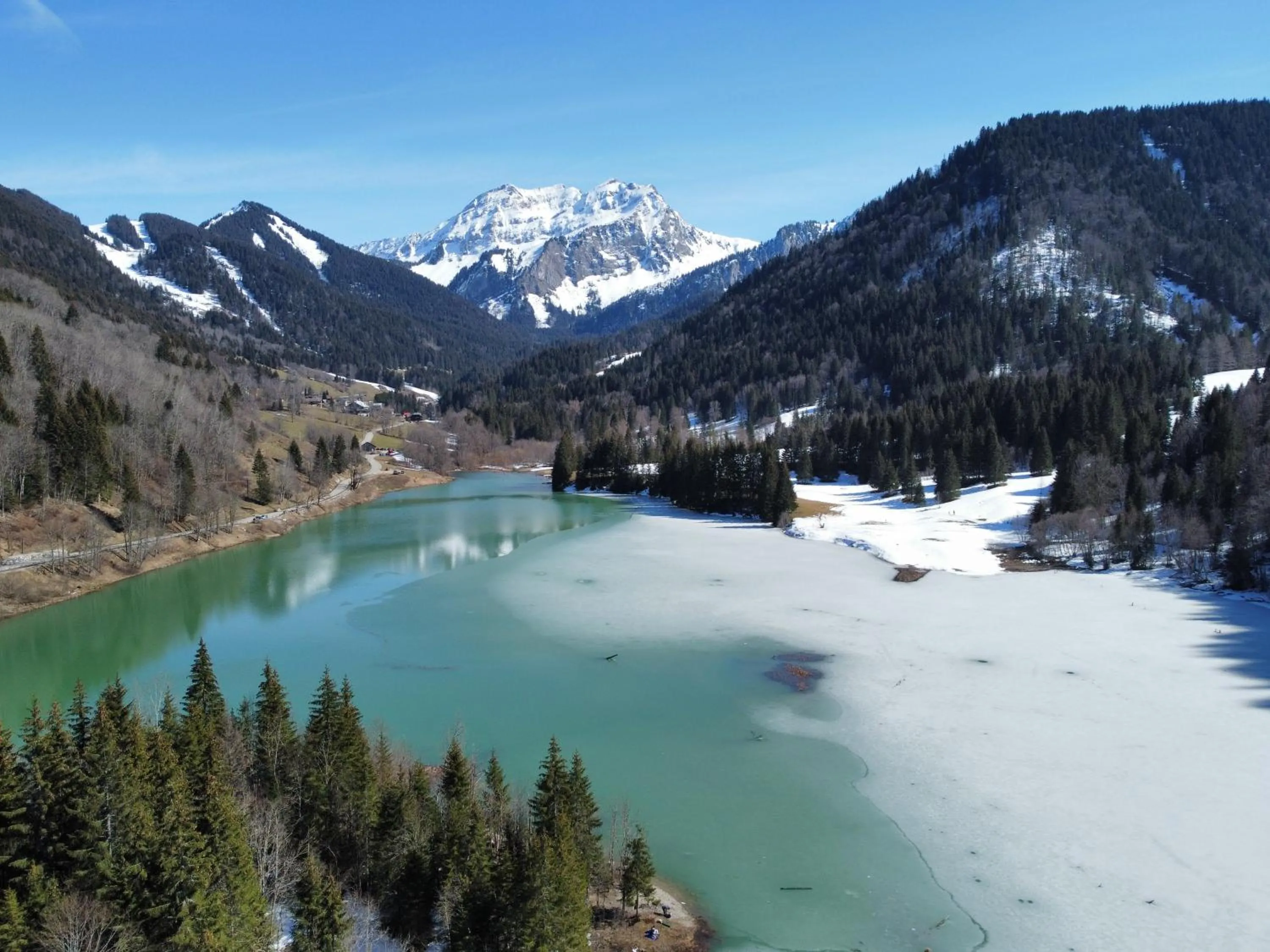 Beach in B&B HOTEL Evian Publier
