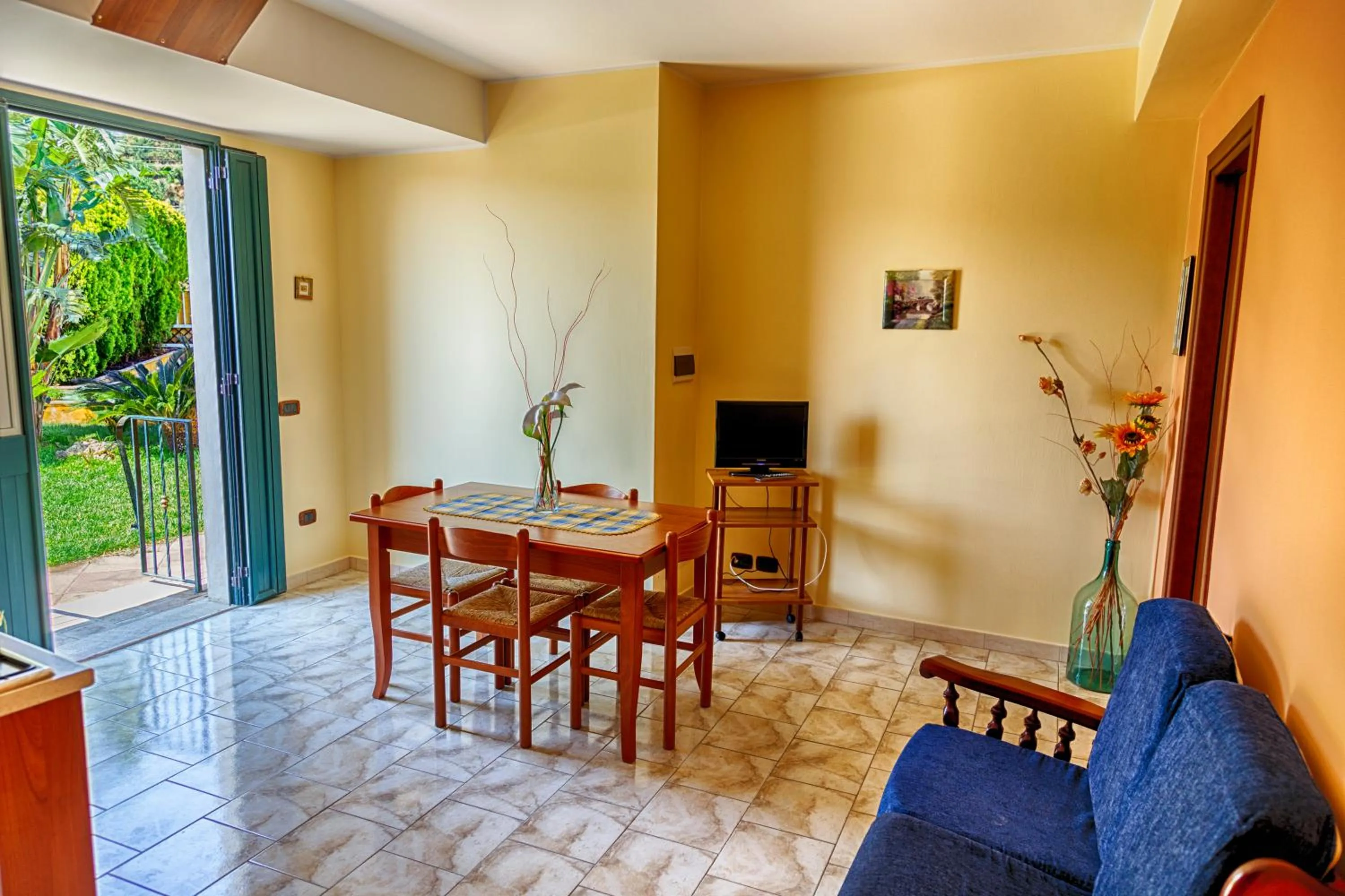 Dining area in Casa Vacanze Alcantara