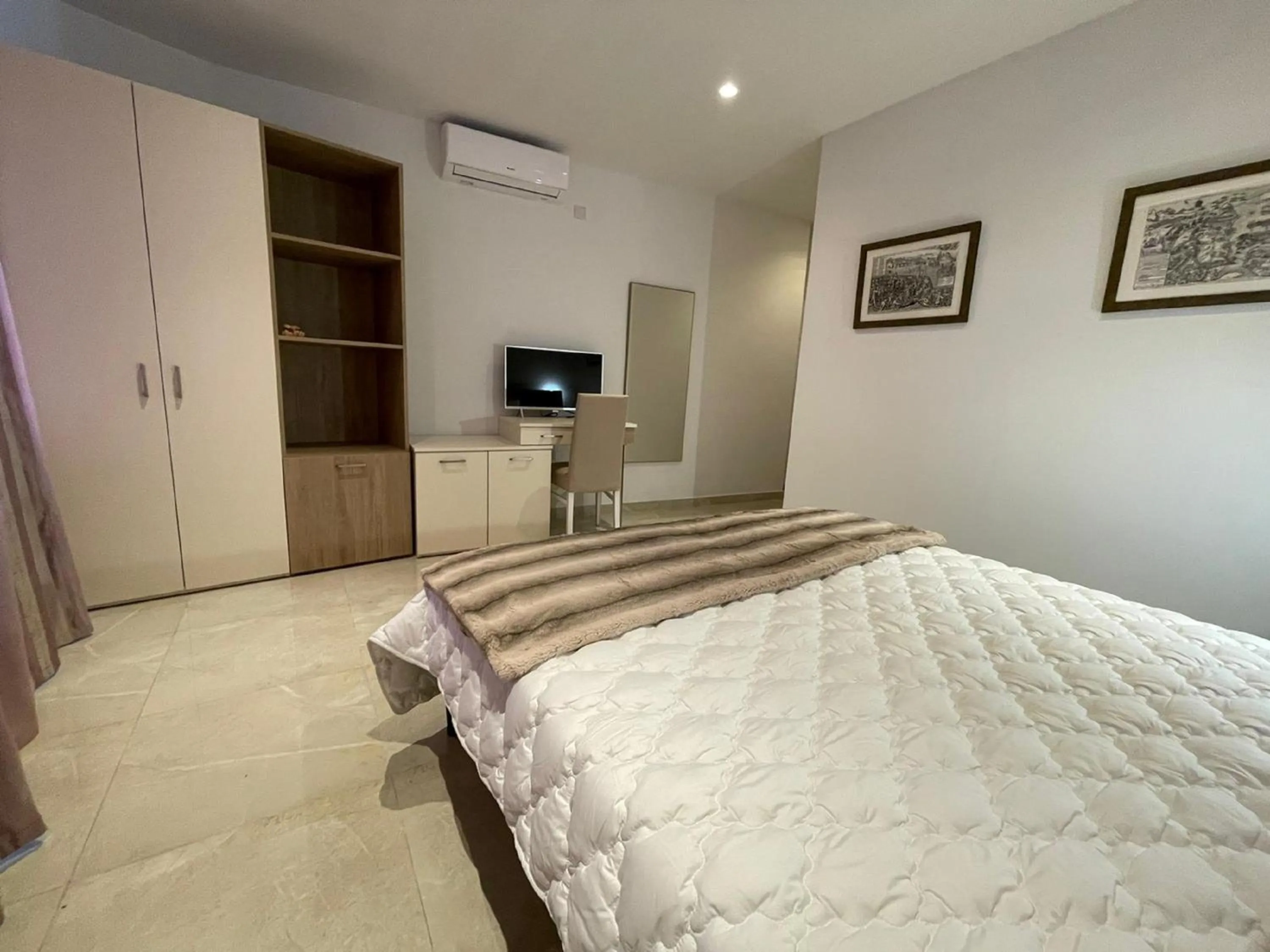 Bedroom, Bed in La Reggia Seaview Guesthouse