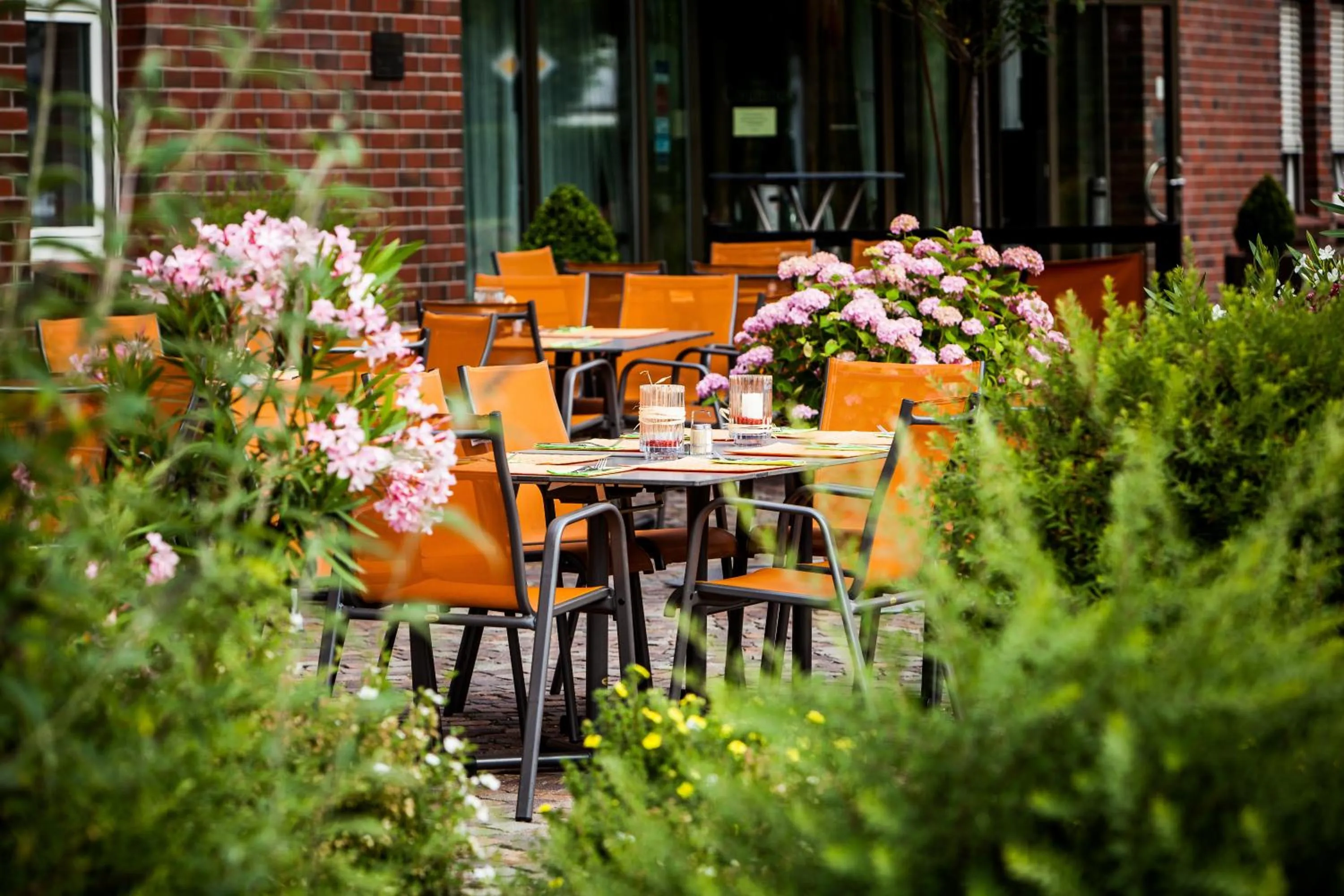 Restaurant/places to eat in Trans World Hotel Columbus