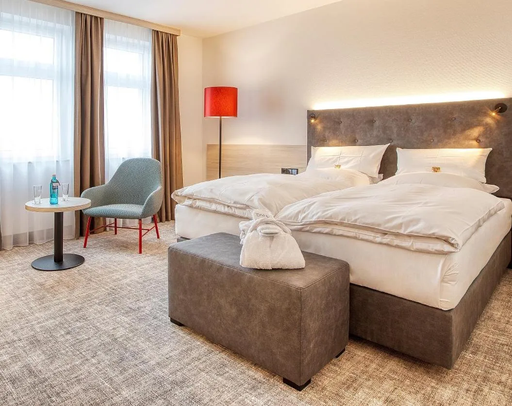 Bed in Trans World Hotel Columbus