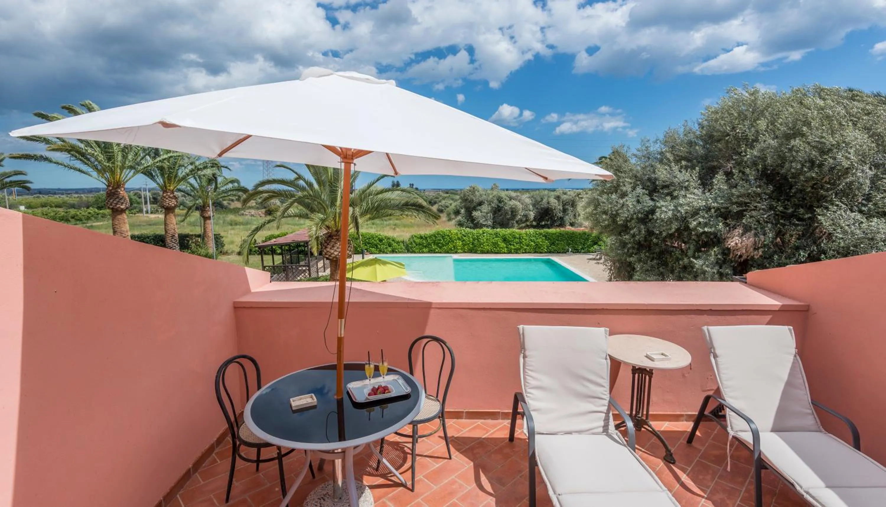 Swimming pool in Hotel Lady Lusya