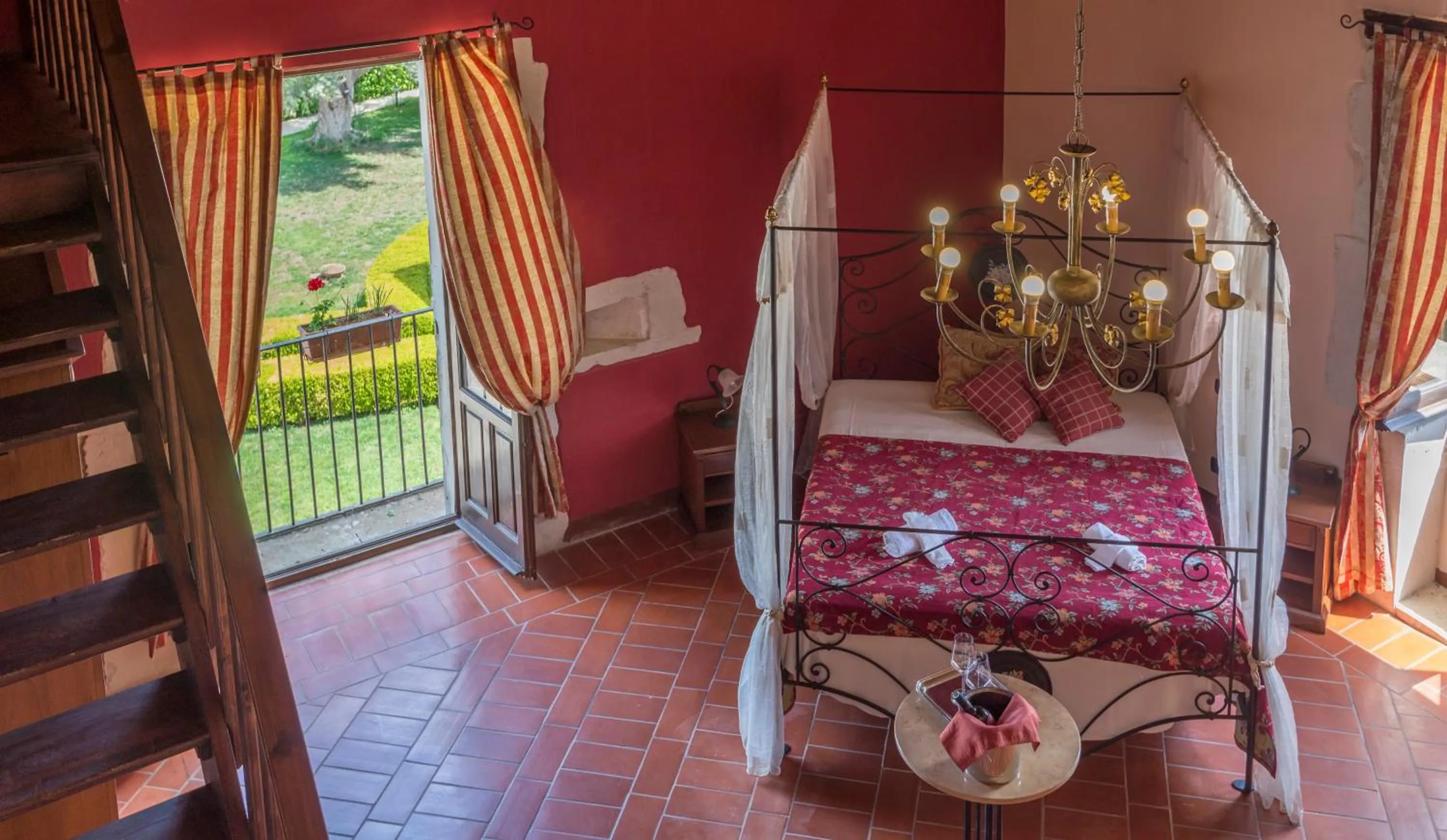 Bedroom, Bed in Hotel Lady Lusya