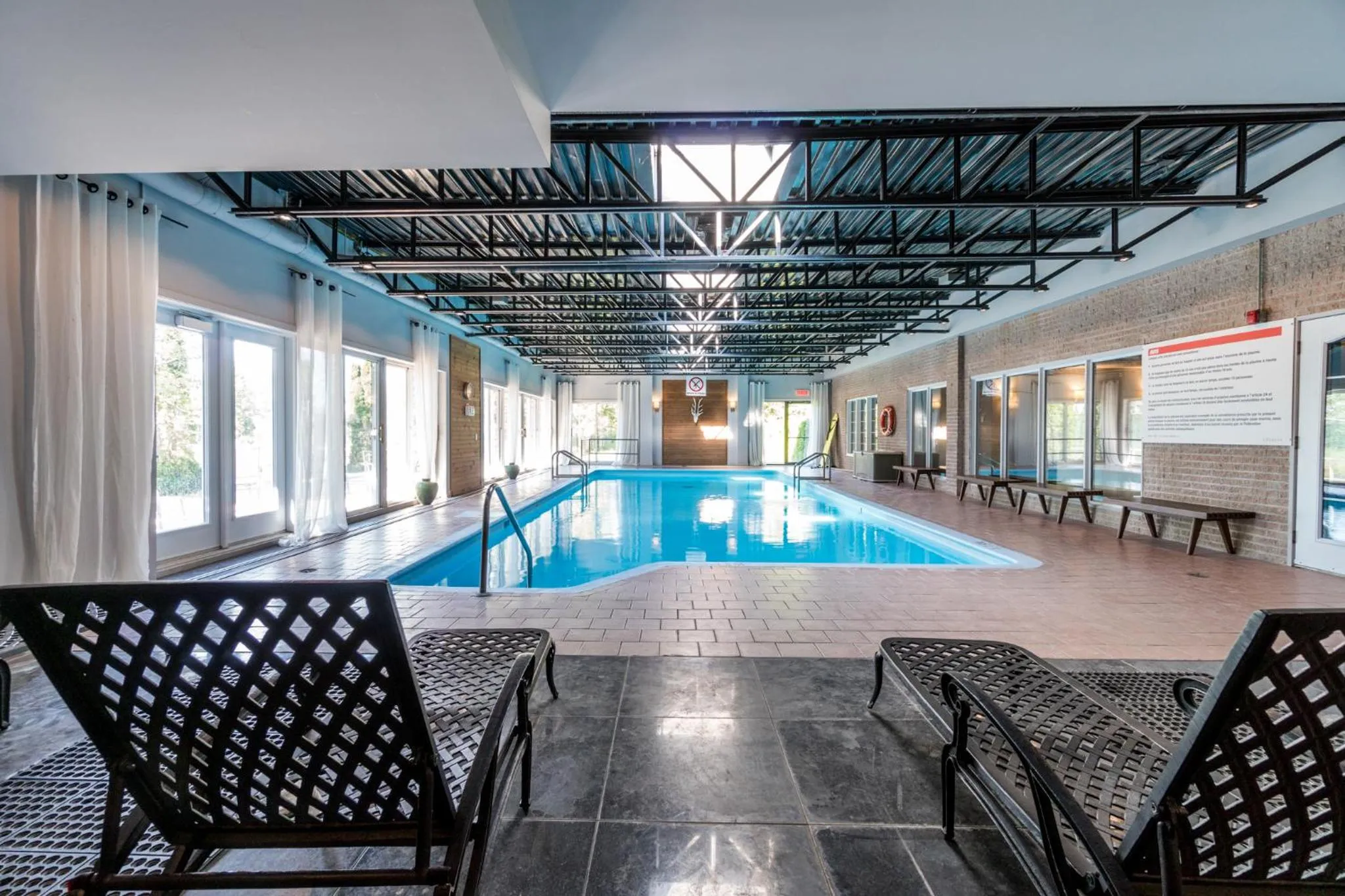 Swimming pool in INITIAL - ÉVASION NATURE - Mont-Sainte-Anne
