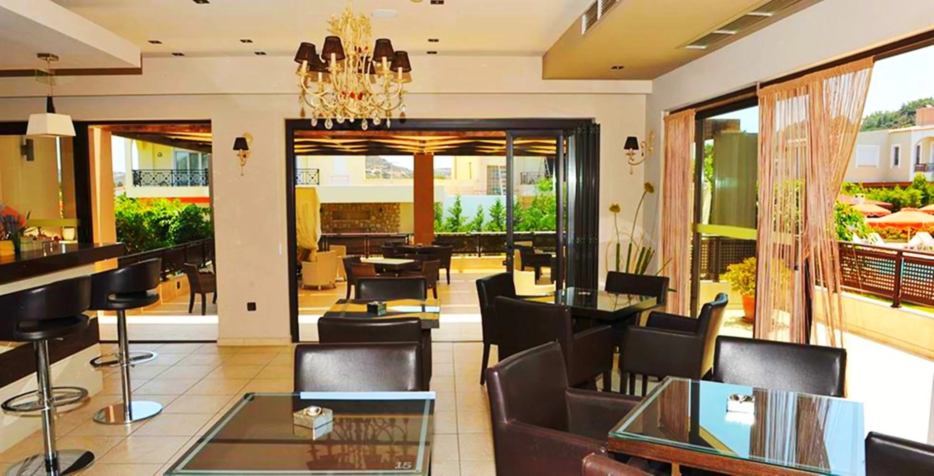 Lounge or bar in Santa Helena Hotel