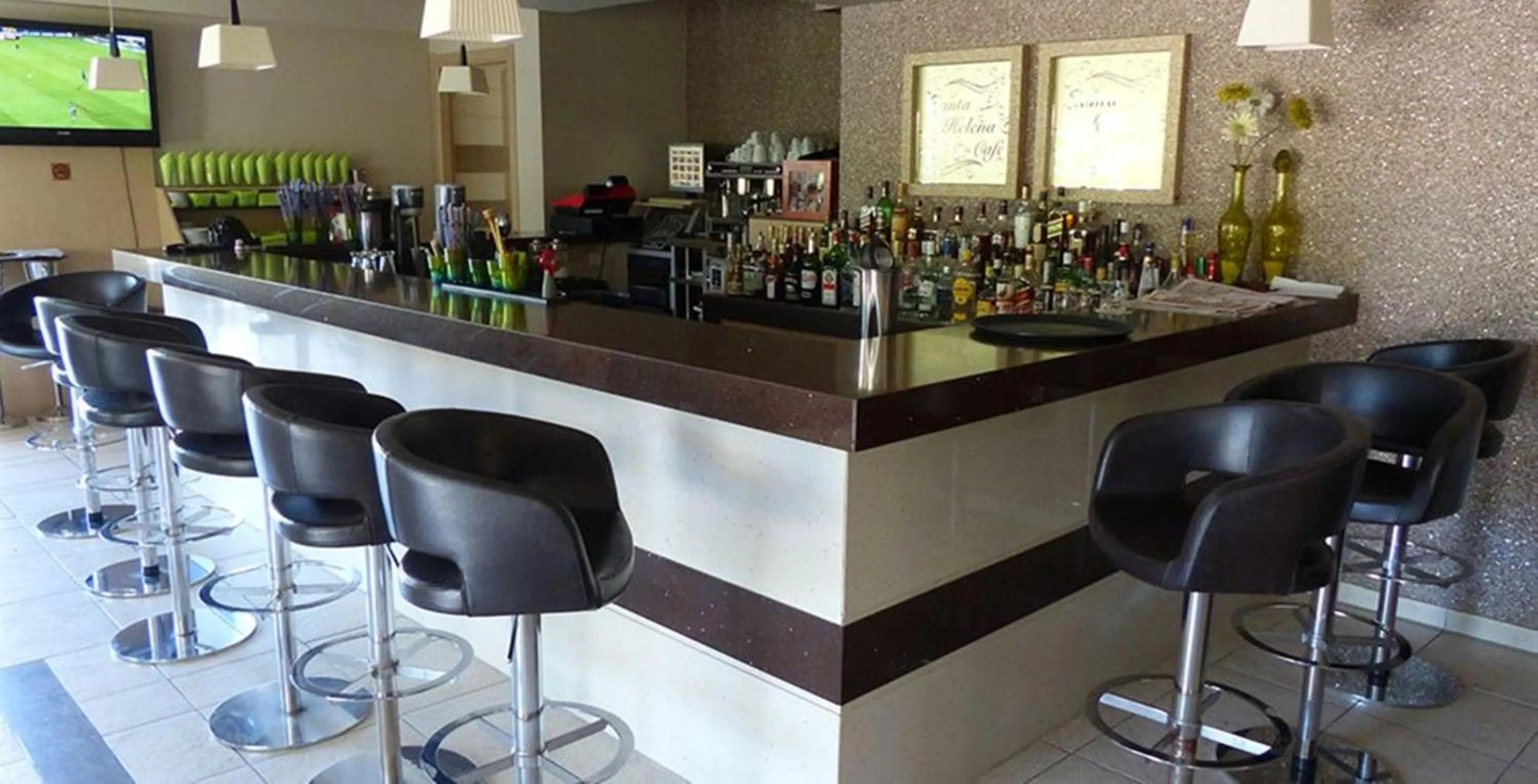 Lounge or bar in Santa Helena Hotel
