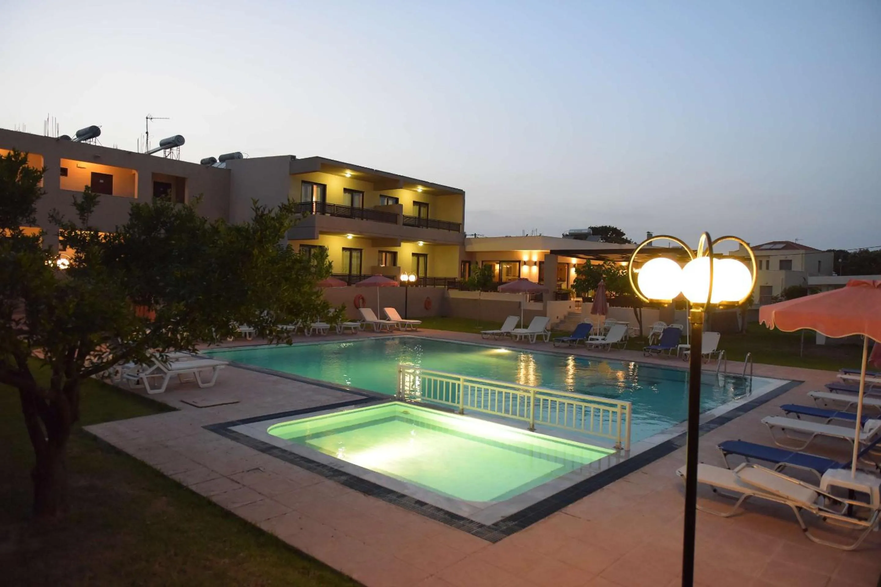 Swimming pool in Santa Helena Hotel