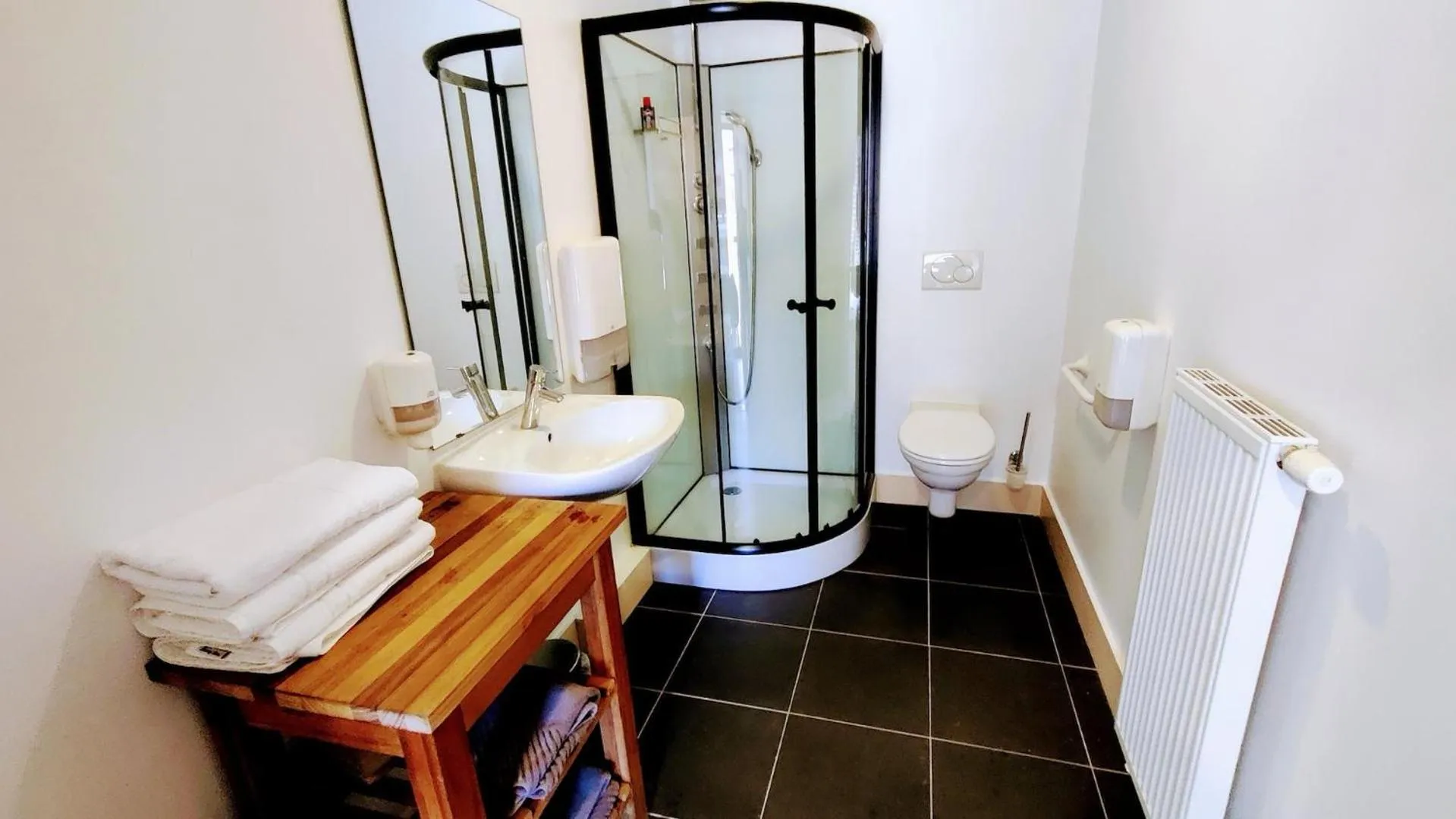 Bathroom in Flandrien Hotel