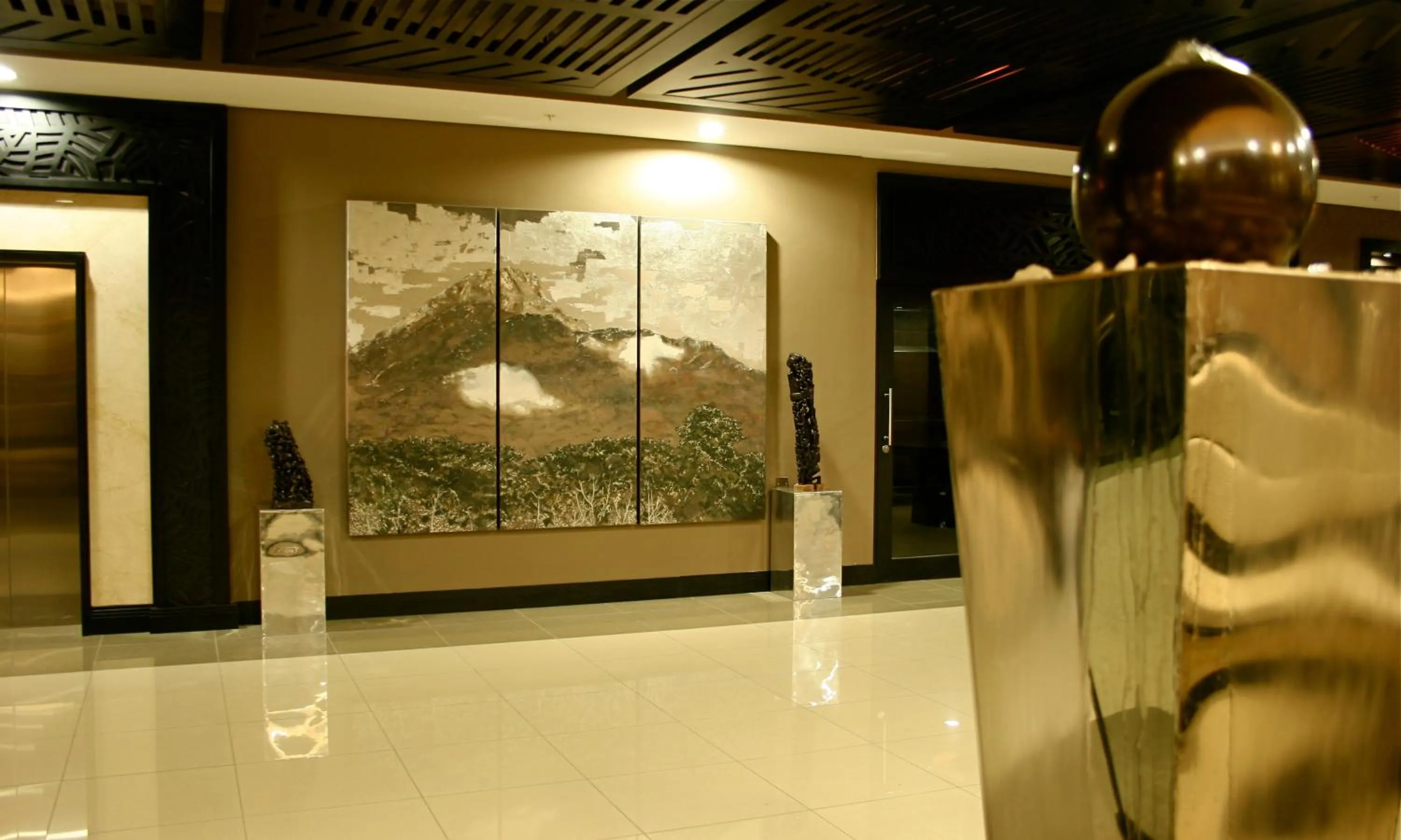 Lobby or reception in Mount Meru Hotel