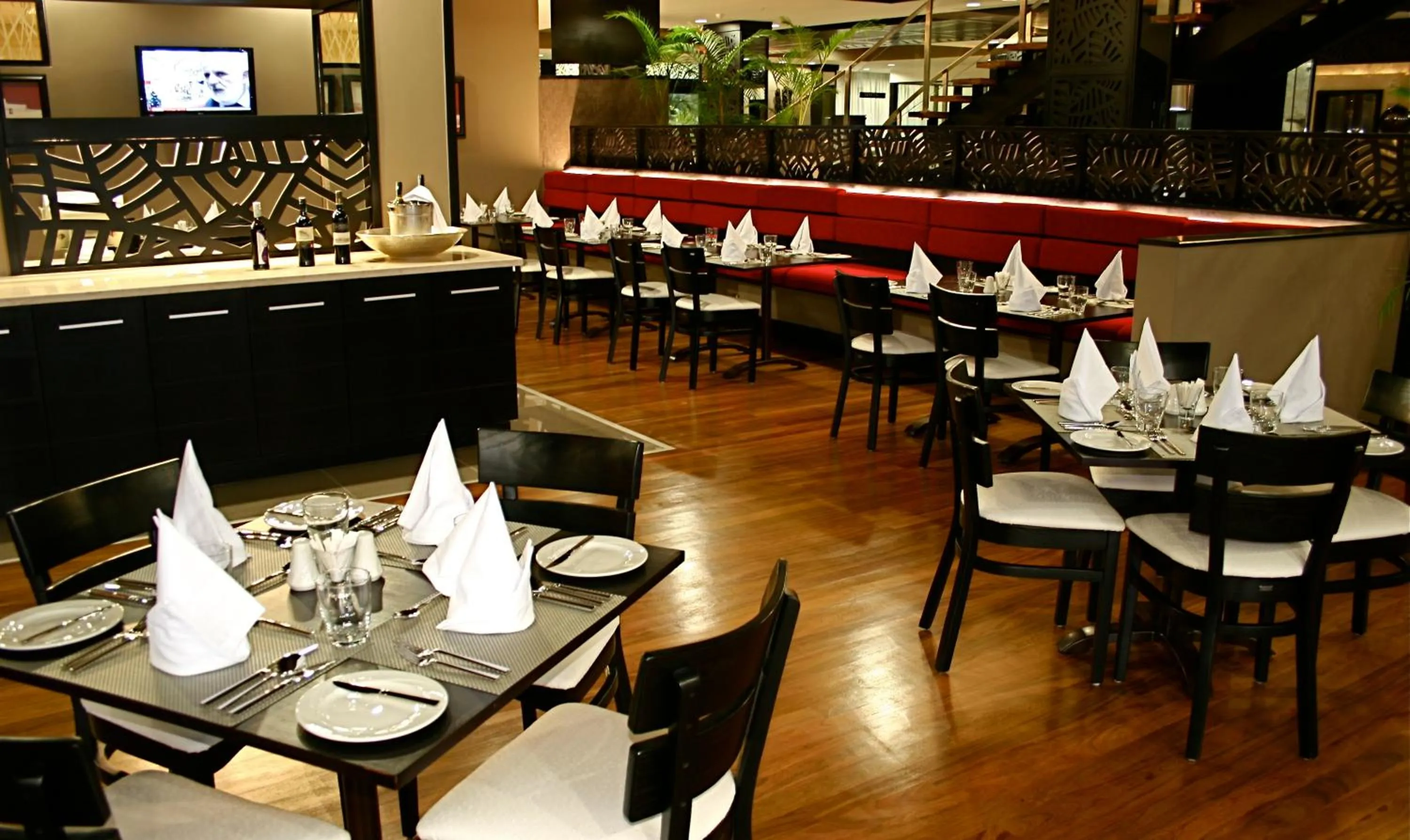 Restaurant/places to eat in Mount Meru Hotel