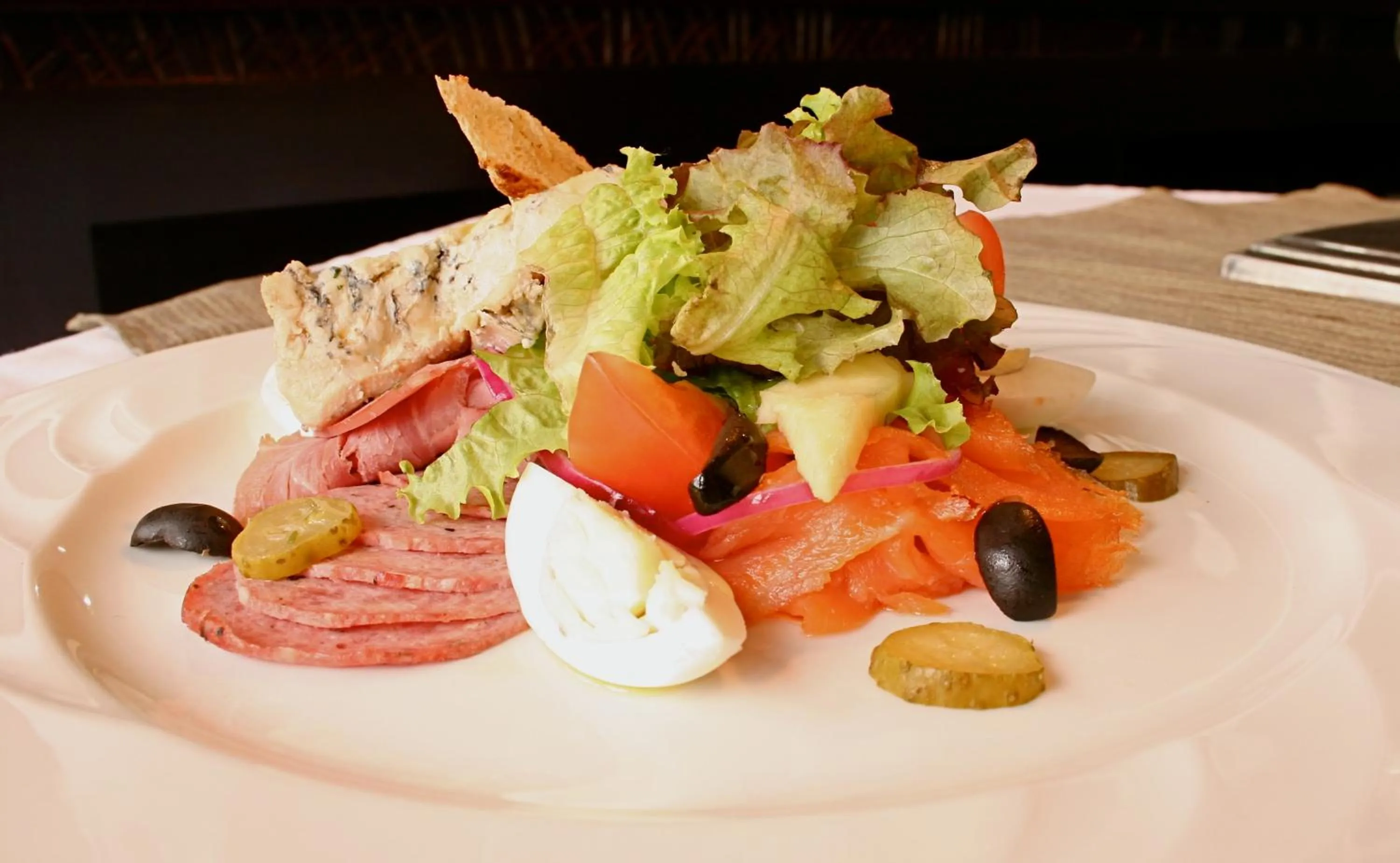 Food and drinks in Mount Meru Hotel