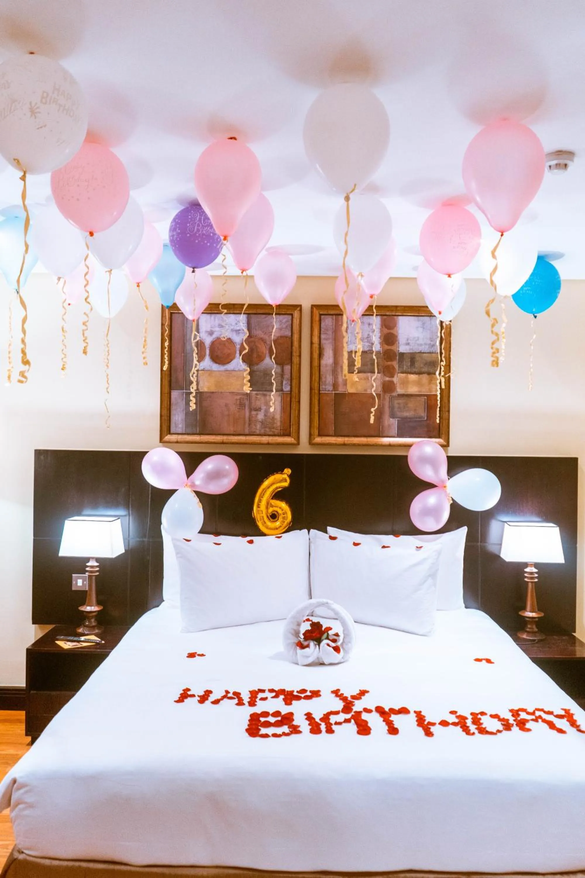 Bed in Mount Meru Hotel