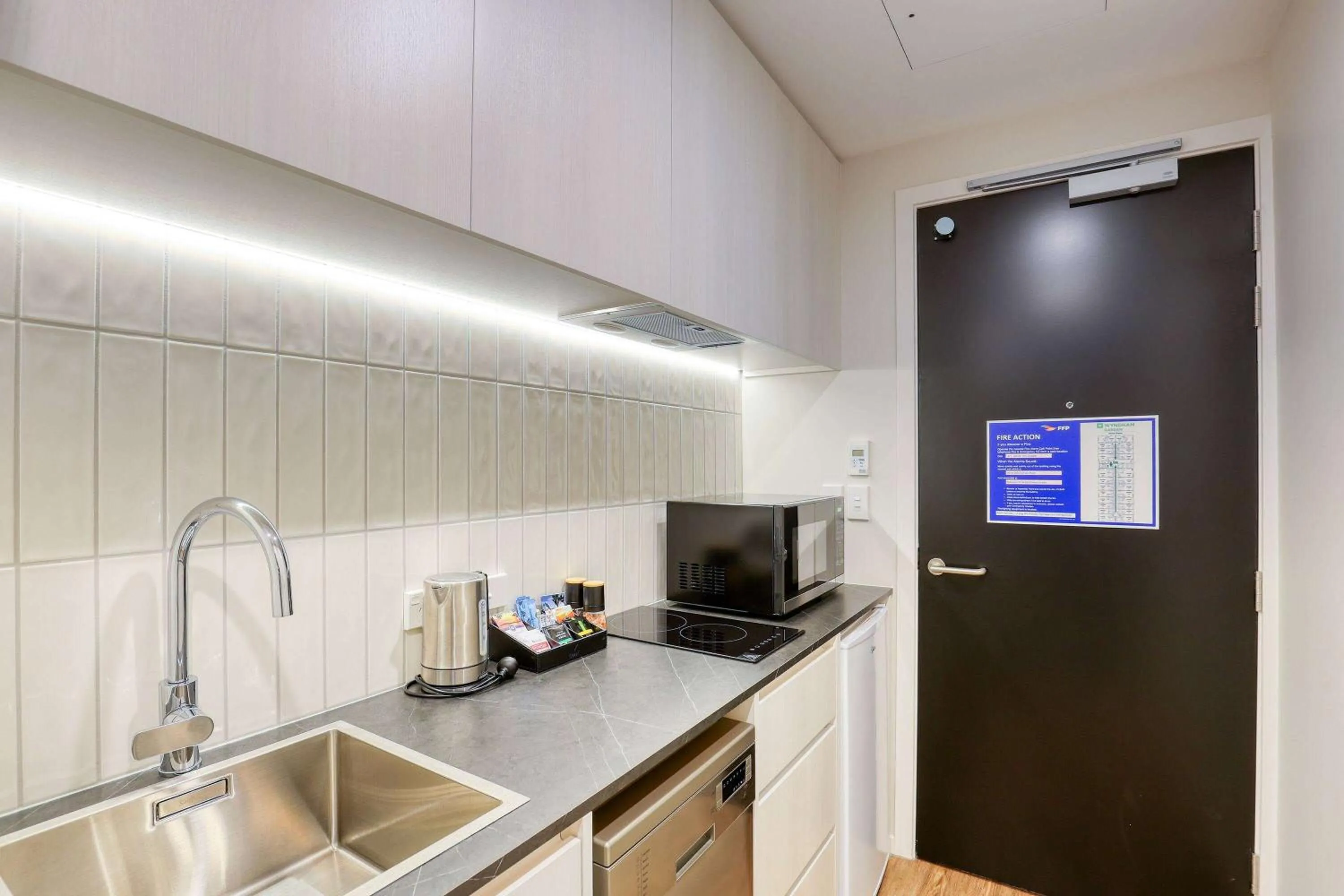 Photo of the whole room in Wyndham Garden Christchurch Kilmore Street