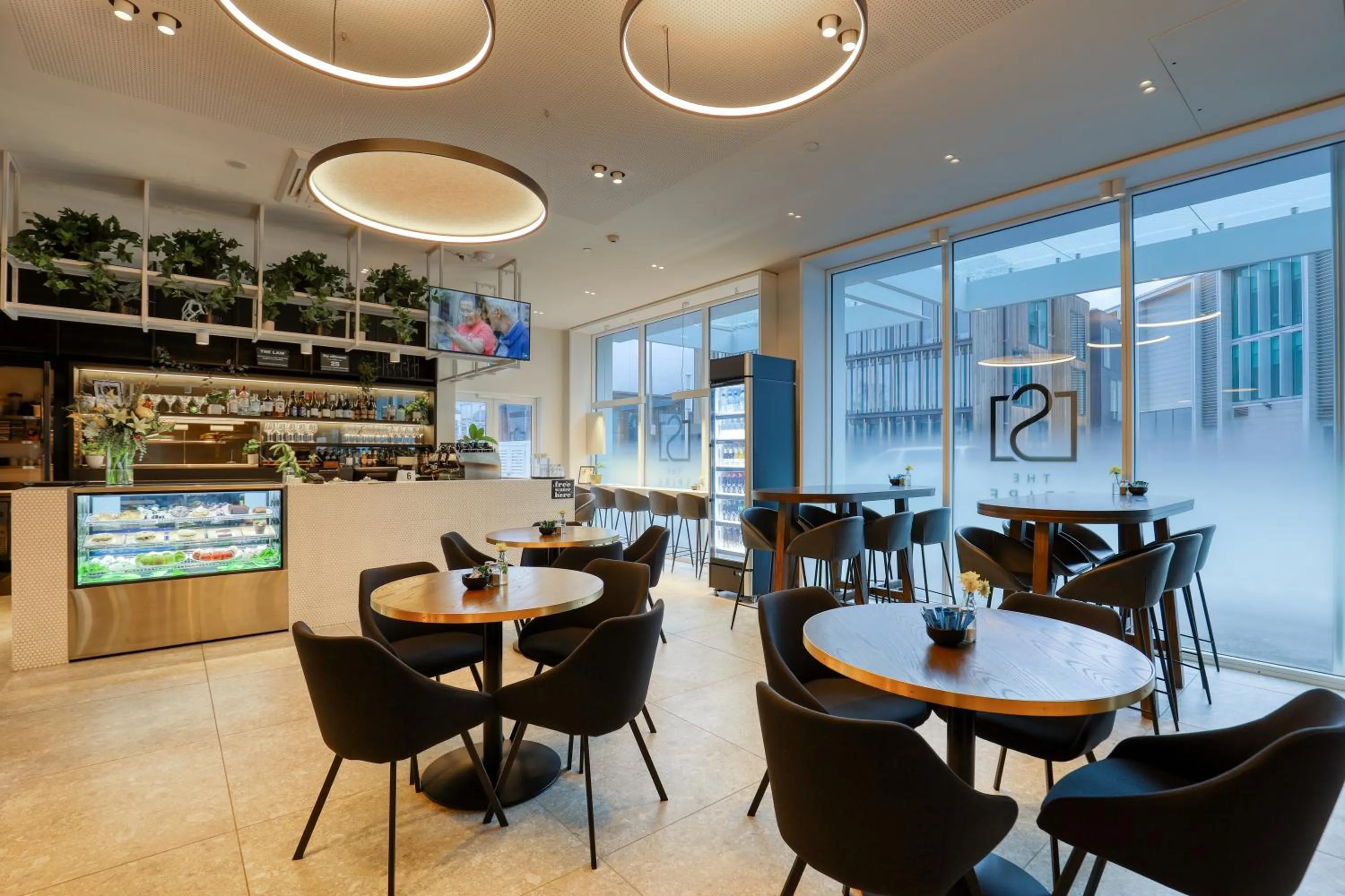 Breakfast in Wyndham Garden Christchurch Kilmore Street