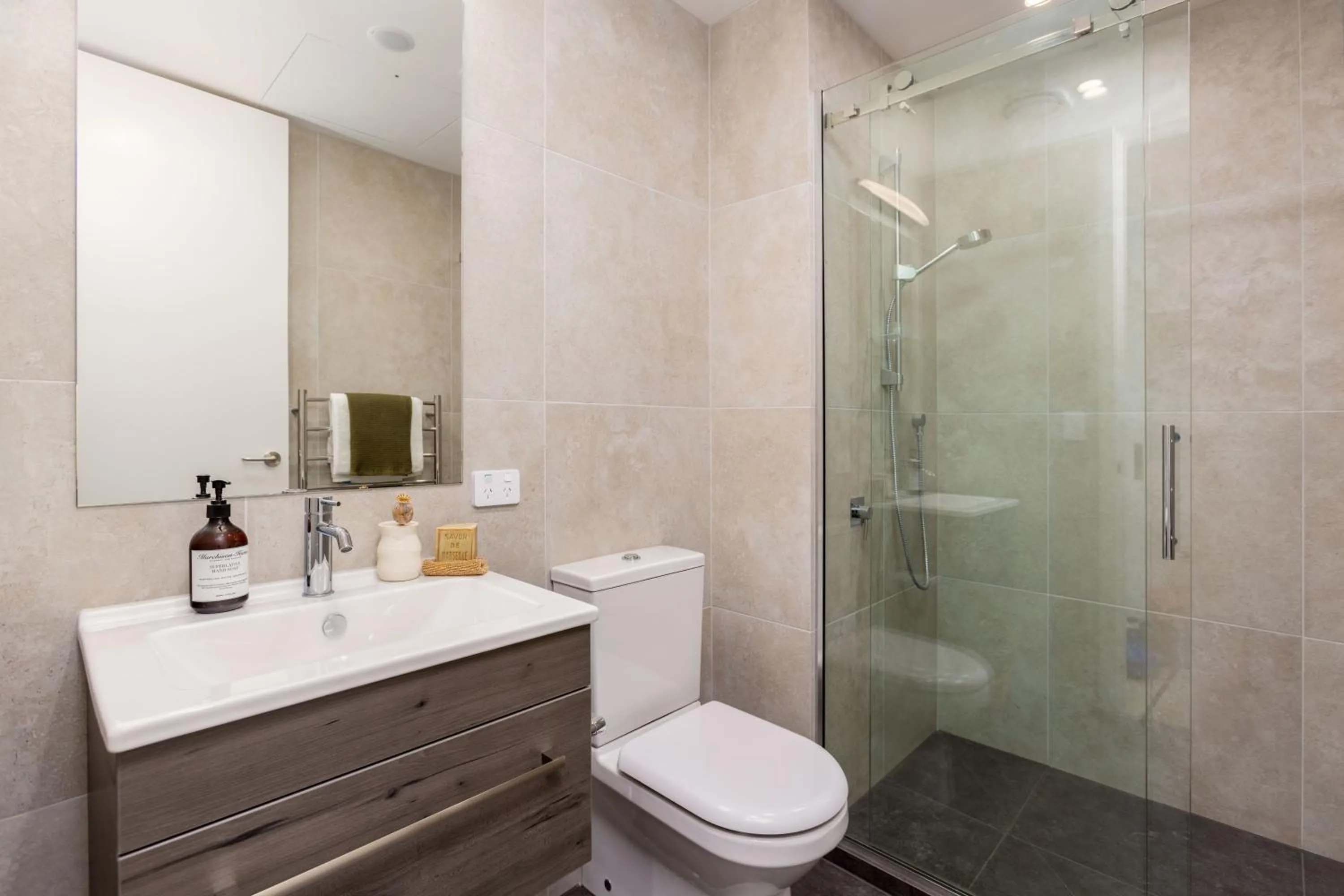 Toilet in Wyndham Garden Christchurch Kilmore Street