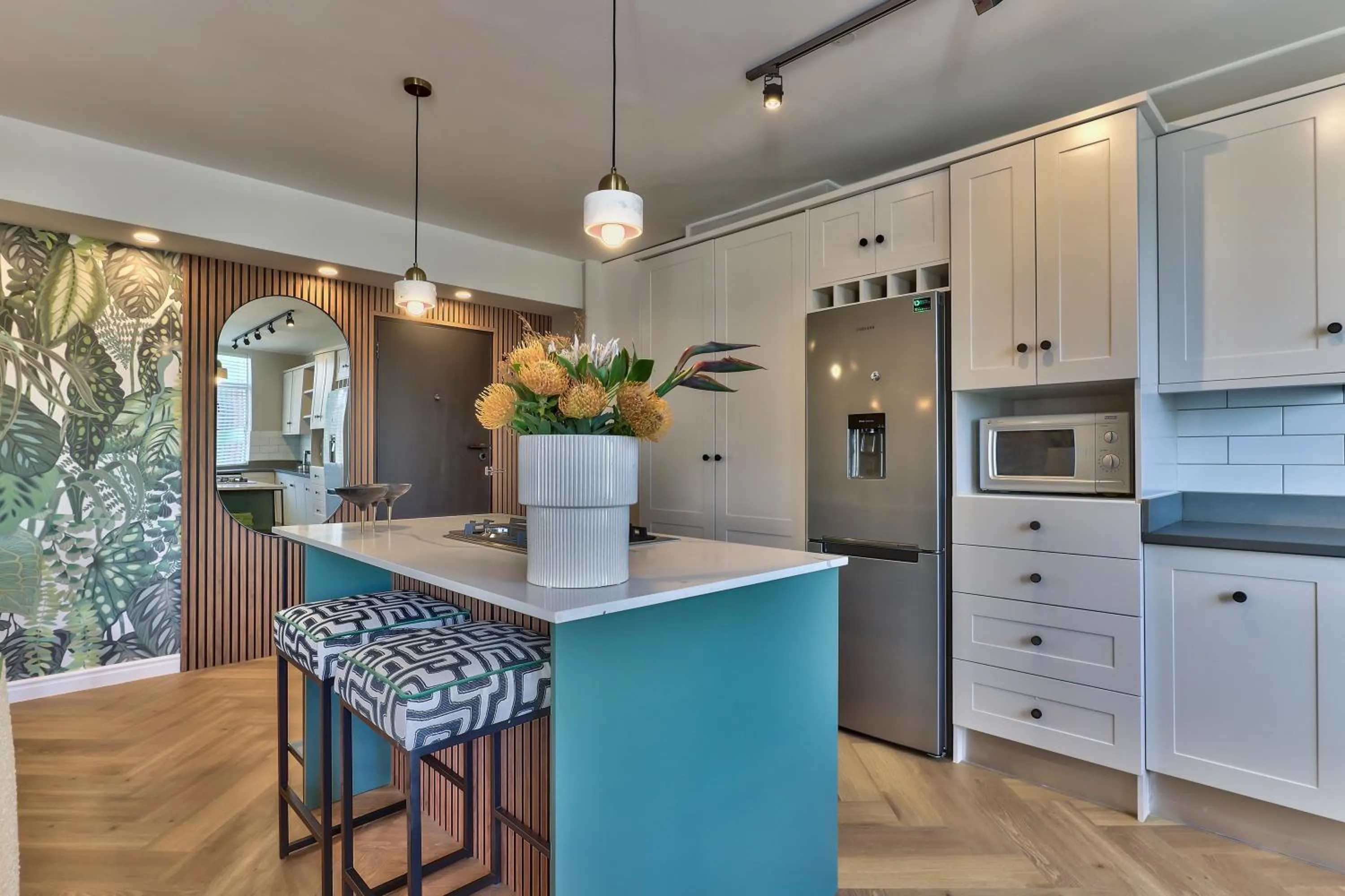 Kitchen or kitchenette in 437 St Martini Gardens Apartments