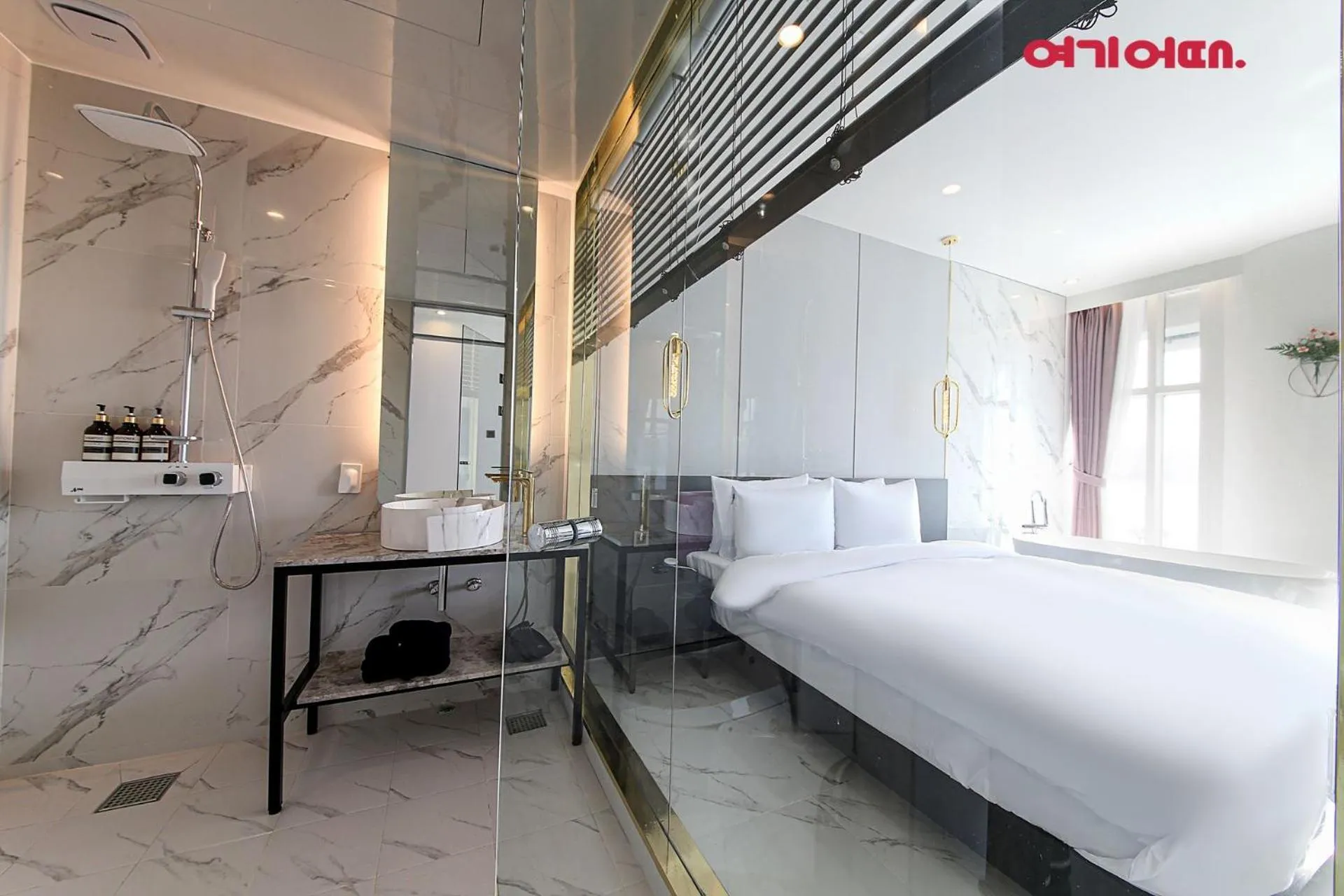 Bed in De Homme Hotel