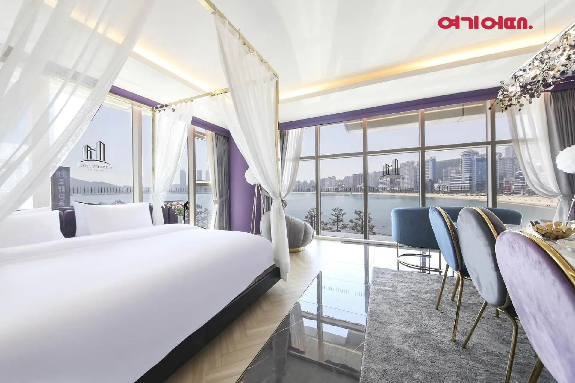 Bed in De Homme Hotel