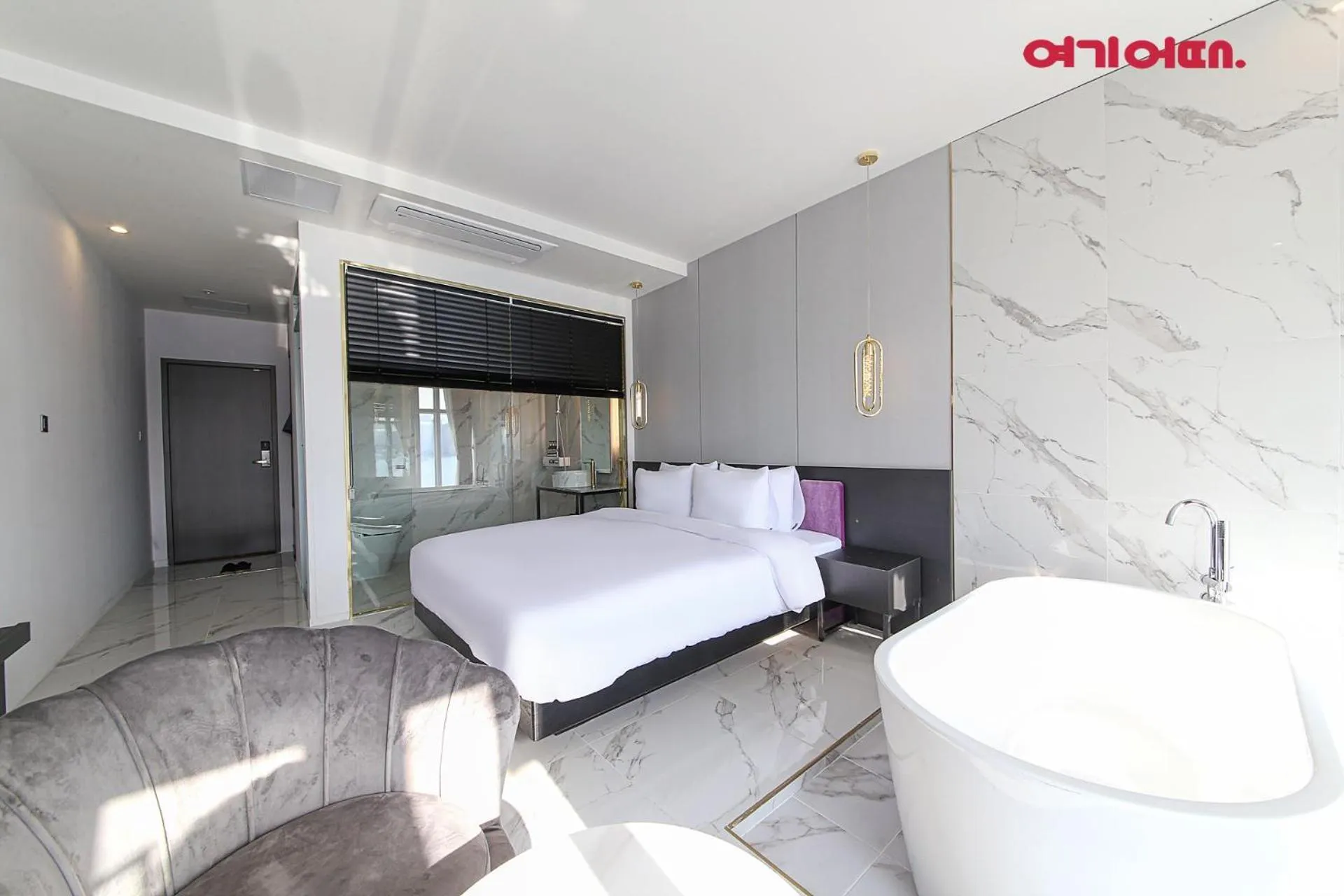 Bed in De Homme Hotel