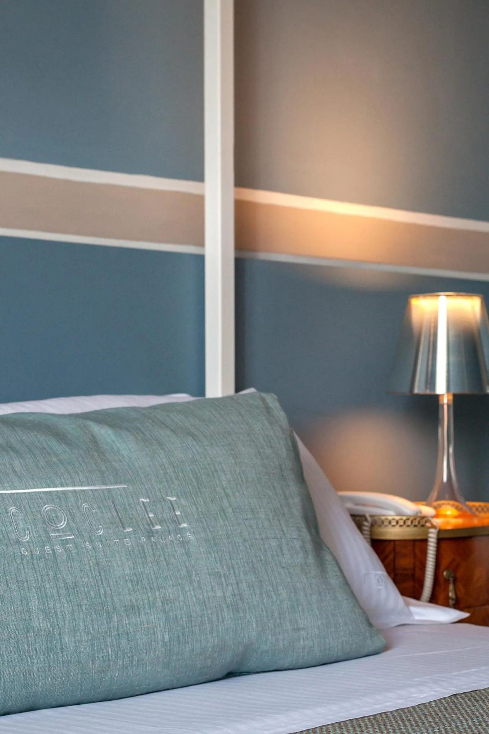 Drinks, Bed in Coclee Suite Palace