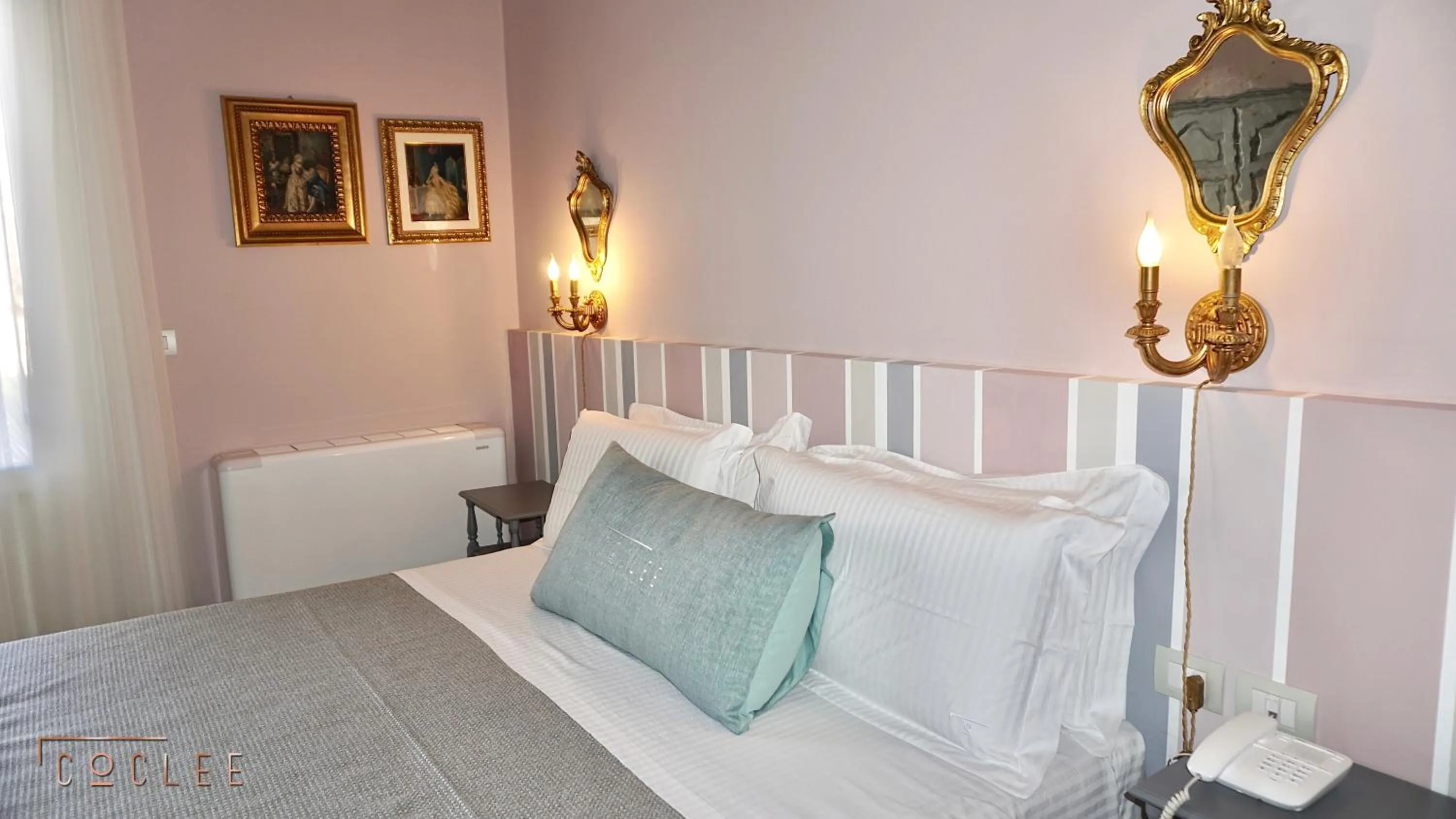 Bedroom, Bed in Coclee Suite Palace