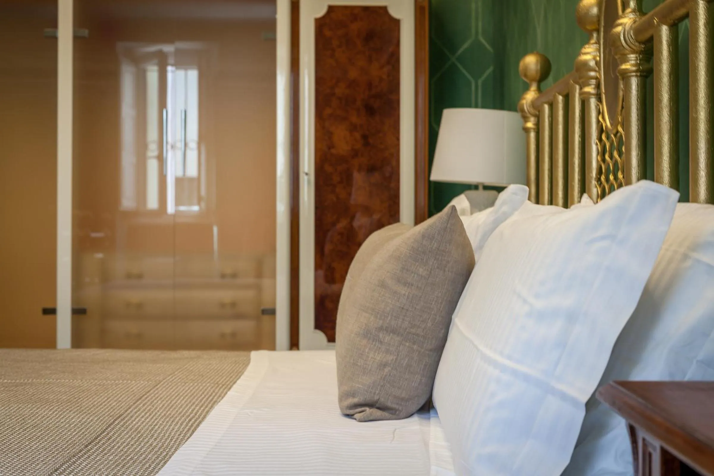 Bed in Coclee Suite Palace