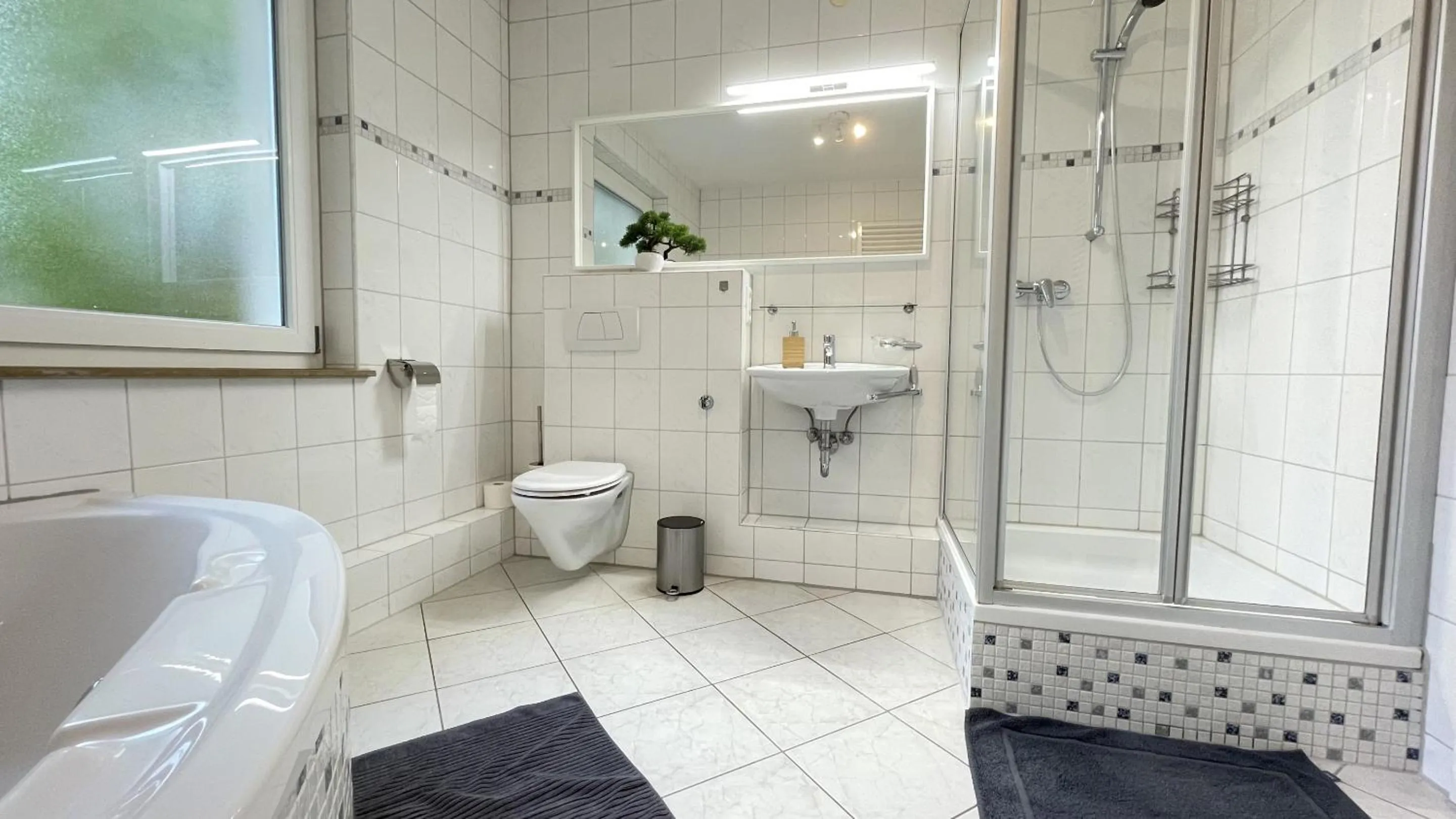 Bathroom in Fewo Reutlingen Heinestrasse