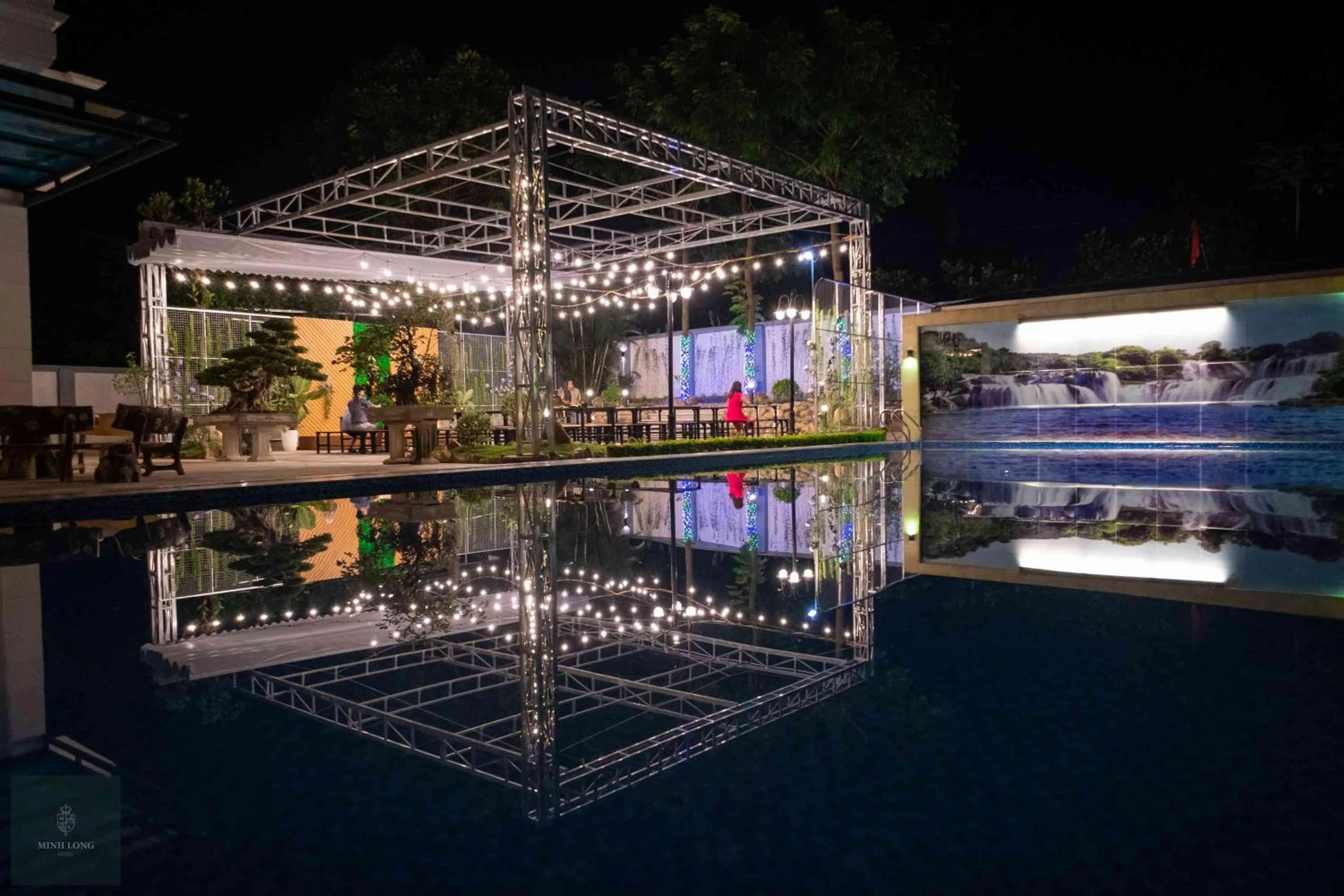 Restaurant/places to eat in Minh Long Hotel