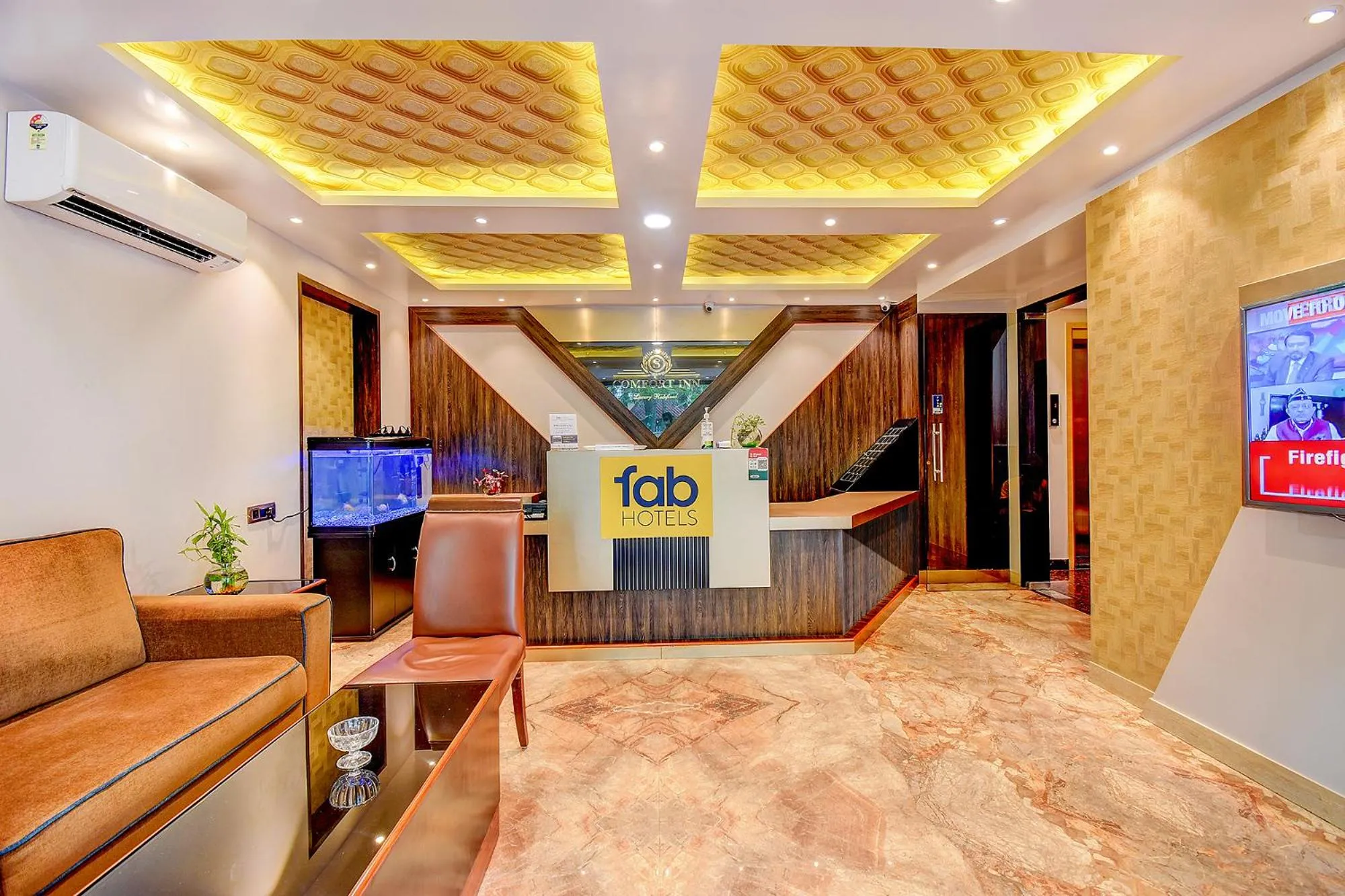 Lobby or reception in FabHotel S Comfort Inn - Indiranagar