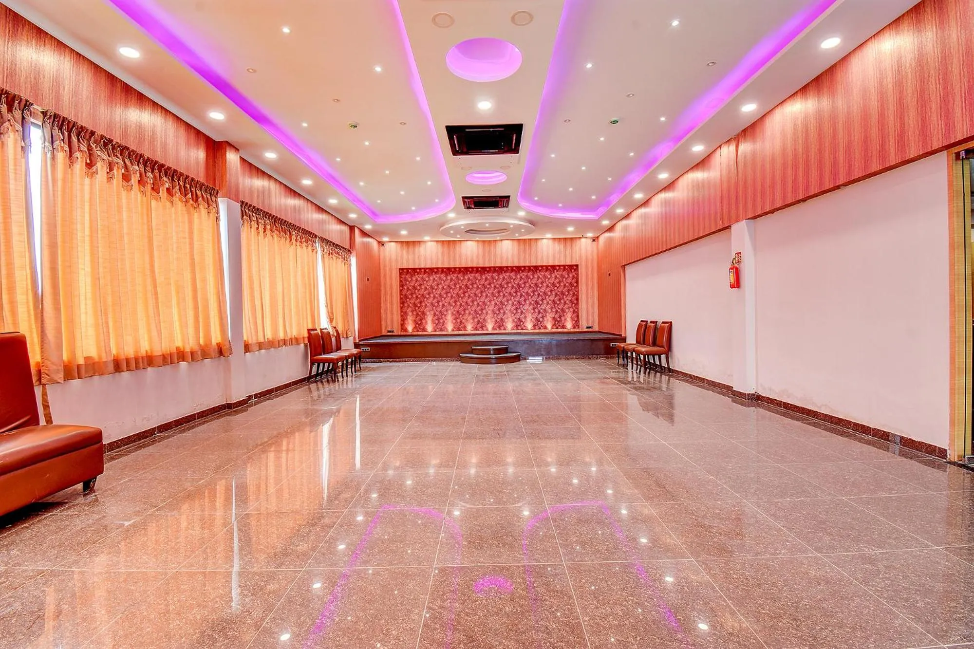 Banquet/Function facilities in FabHotel S Comfort Inn - Indiranagar