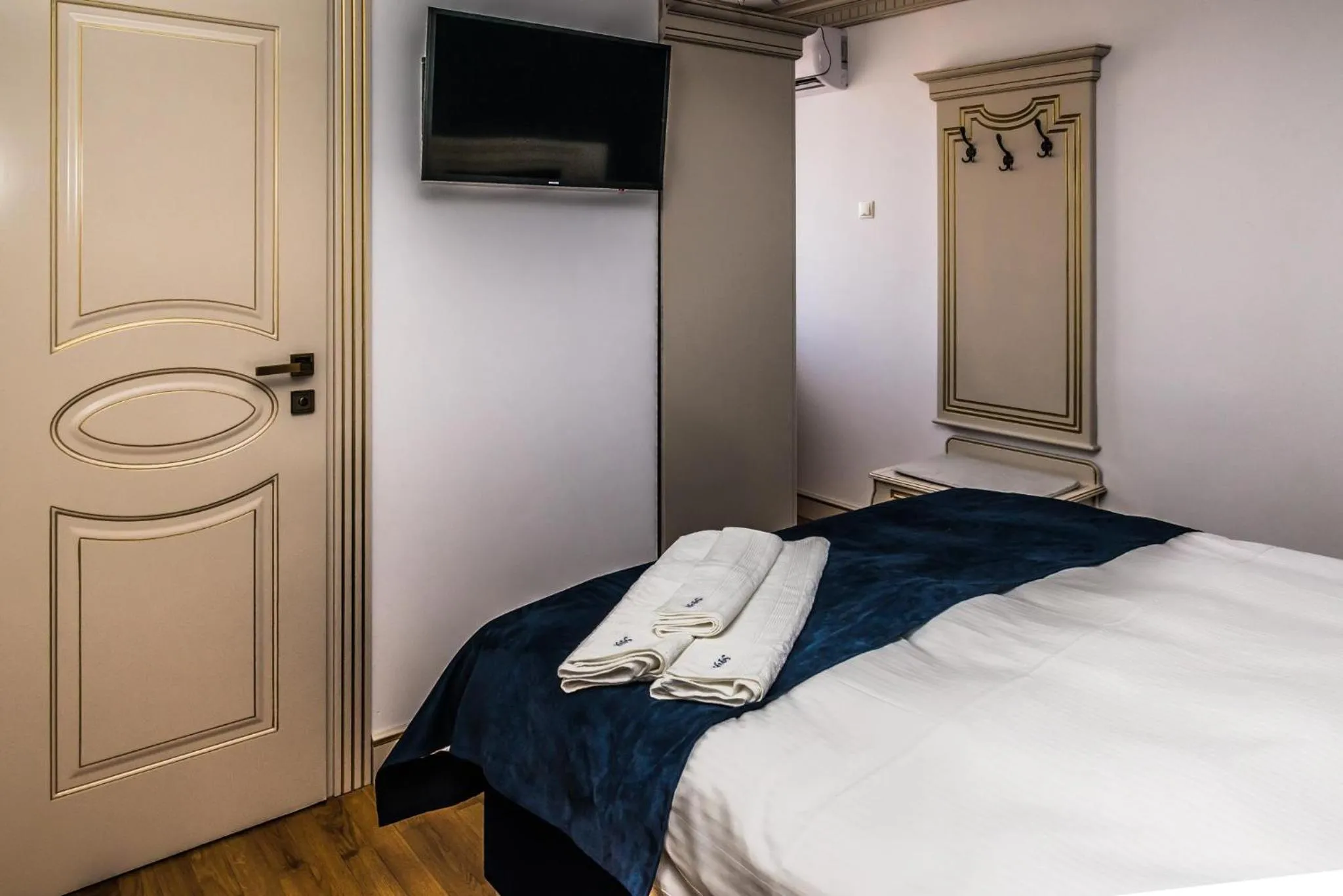 Bedroom, Bed in Sky Park Home