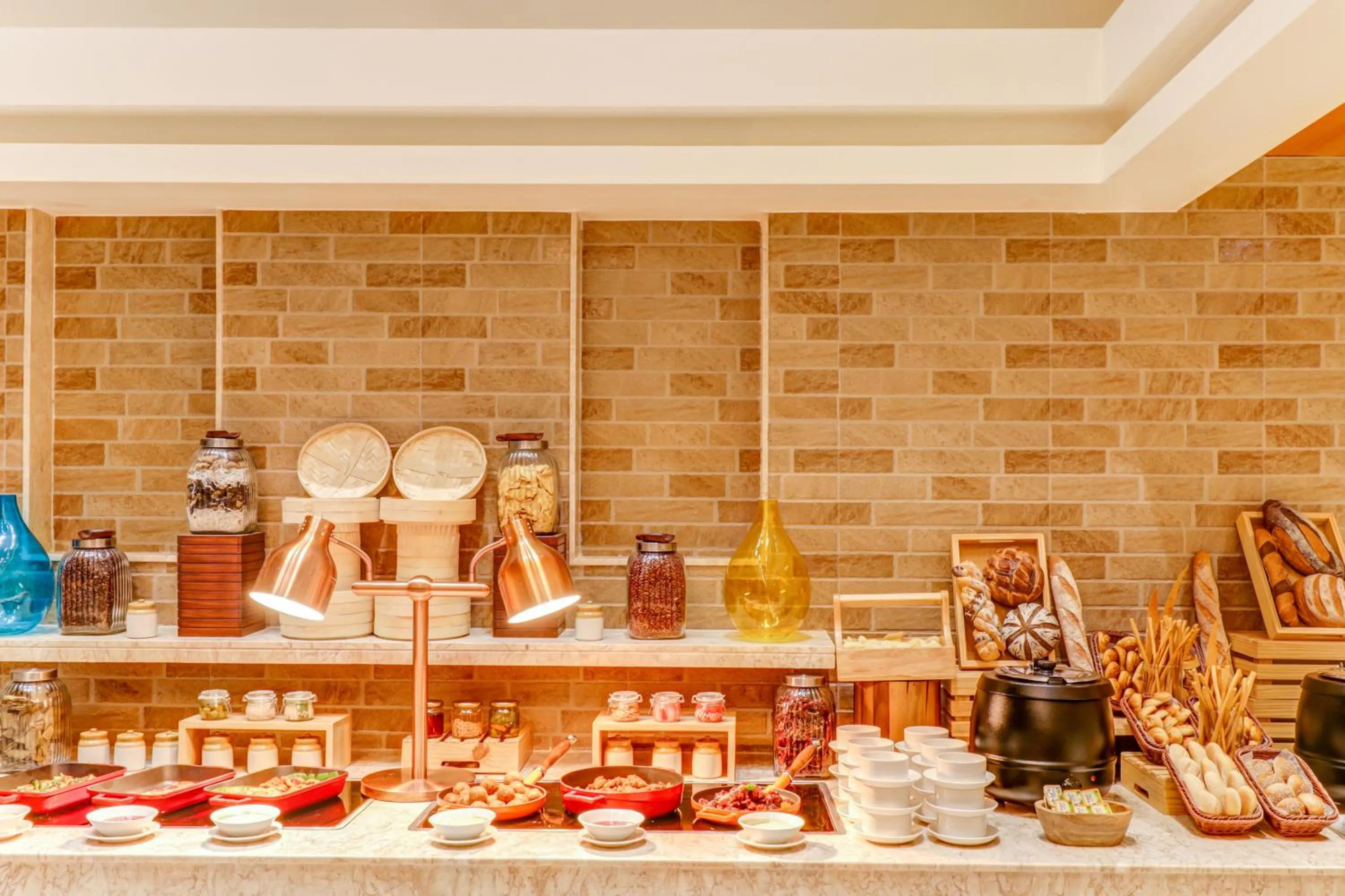 Restaurant/places to eat in Lemon Tree Premier, Bhubaneswar