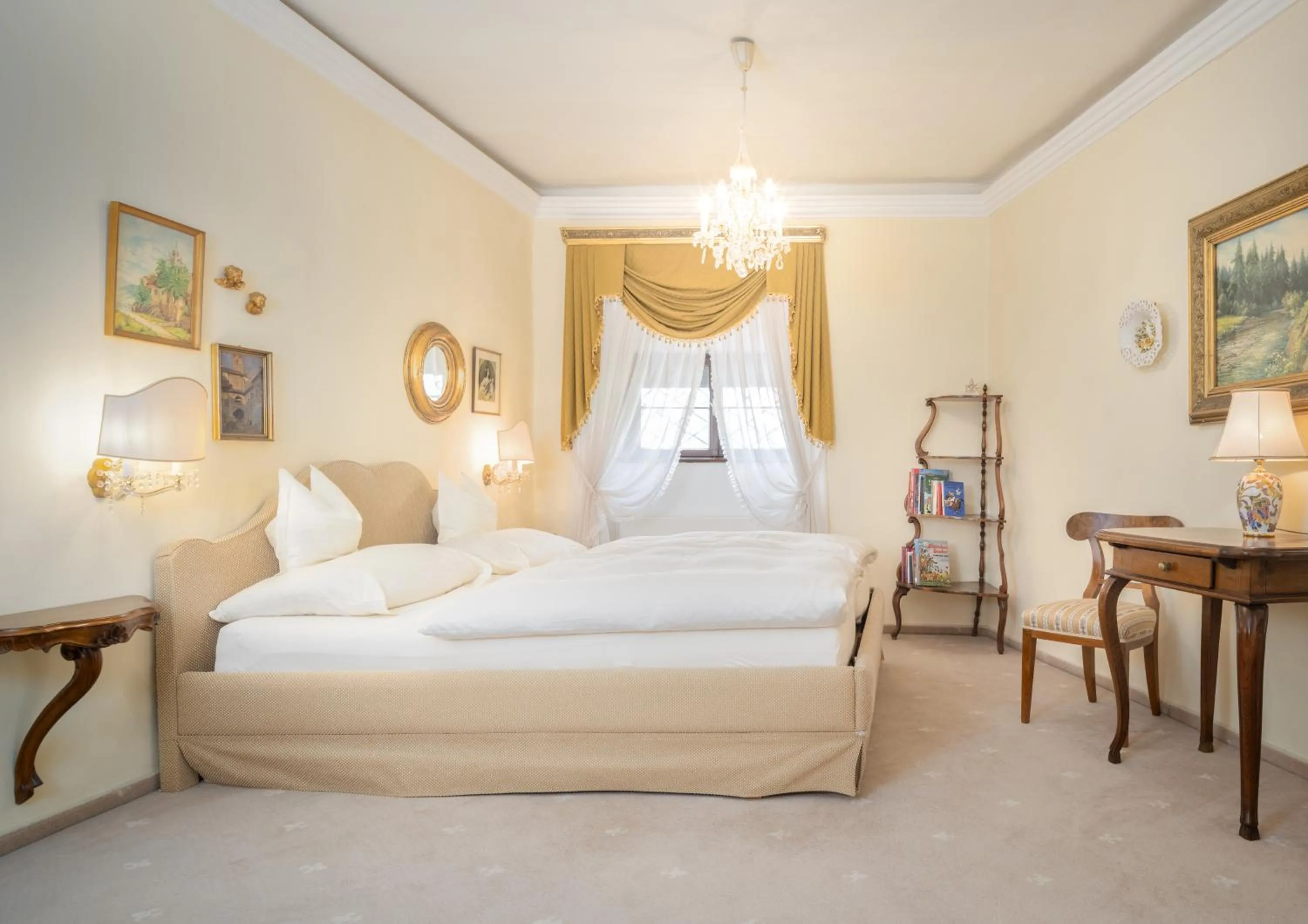 Bedroom, Bed in Hotel Schloss Dürnstein