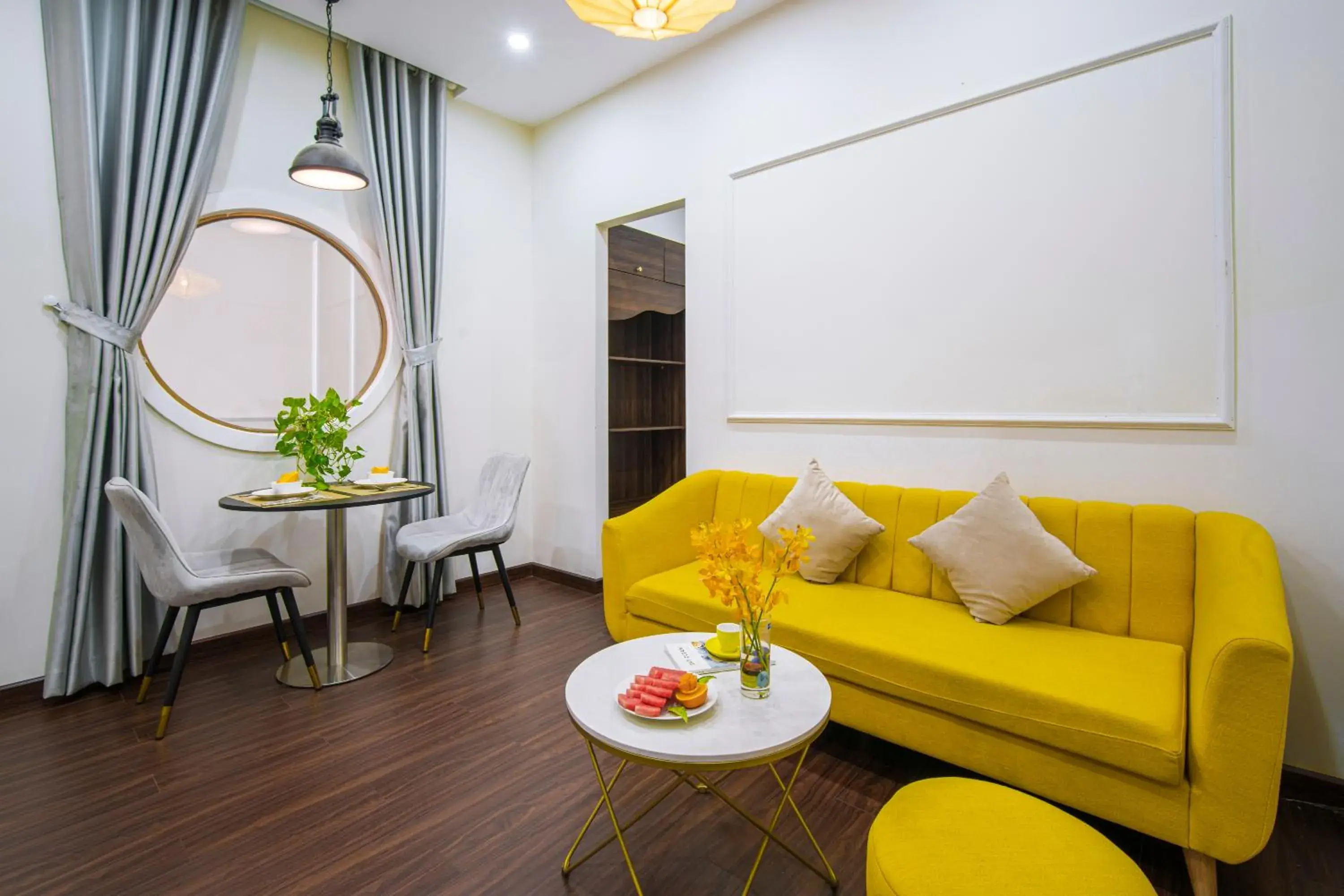 King Studio with Sofa Bed in Sun City Hotel Da Nang King Studio with Sofa Bed in Sun City Hotel Da Nang