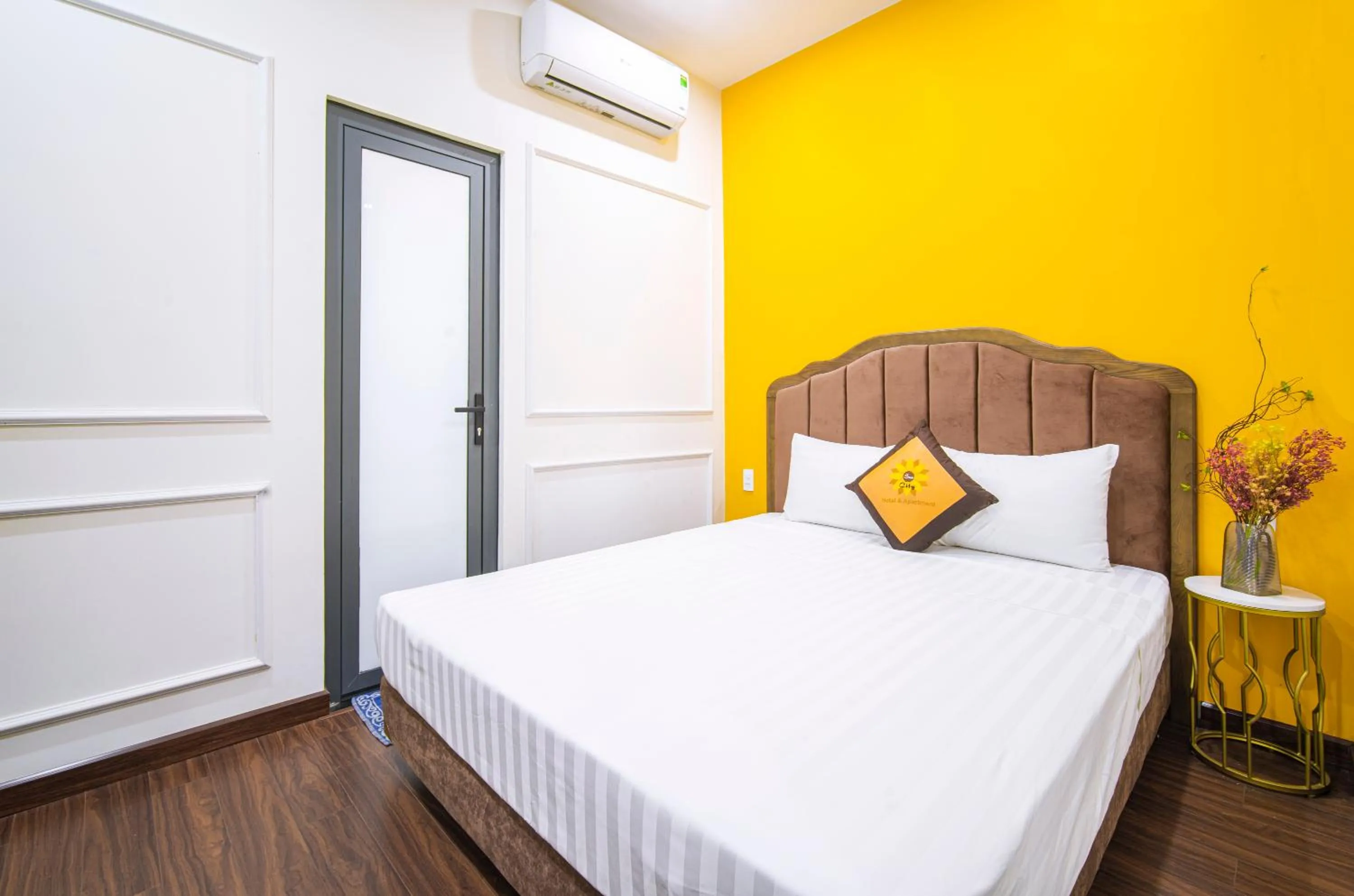 Bedroom, Bed in Sun City Hotel Da Nang