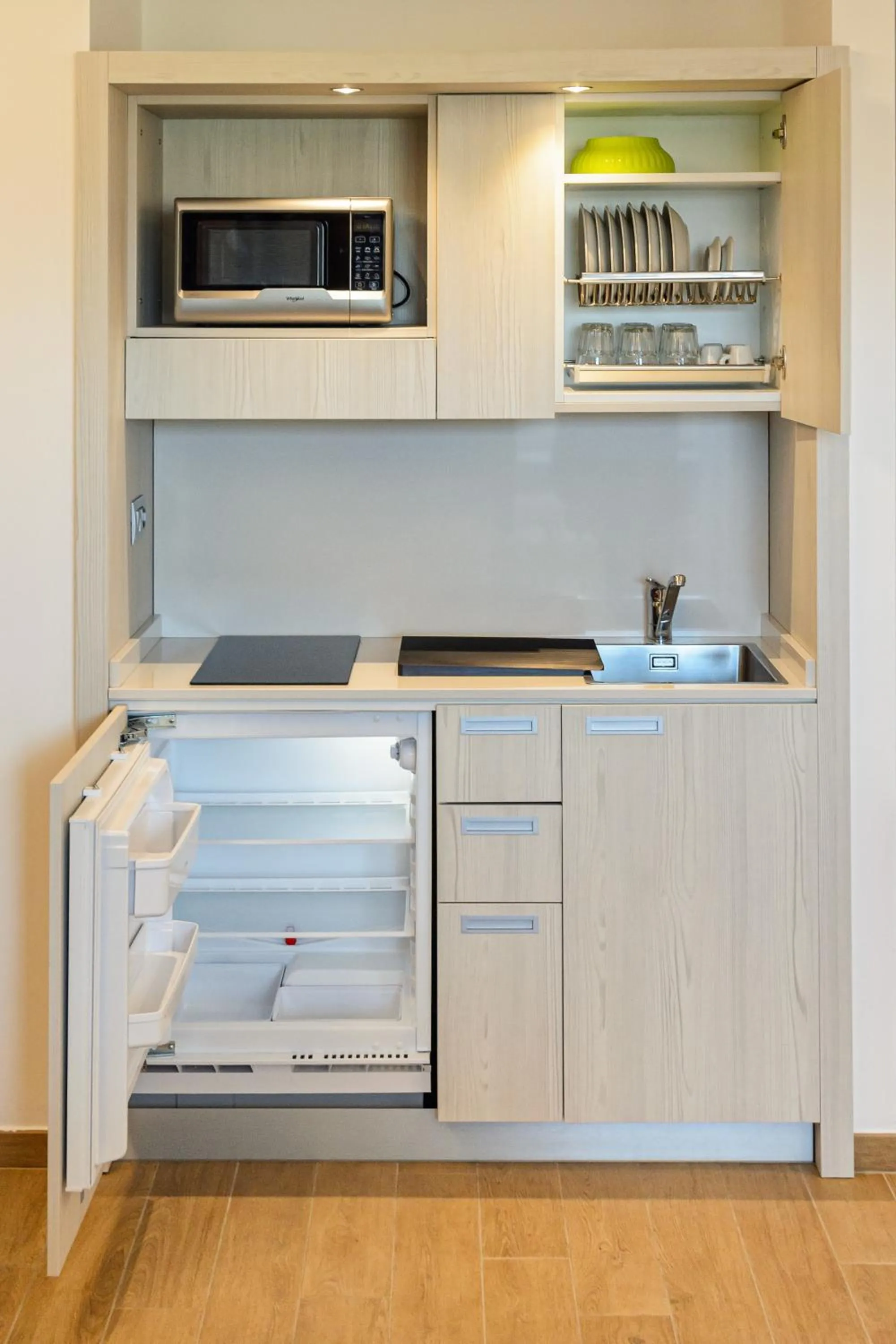 Kitchen or kitchenette in Hotel Serenella