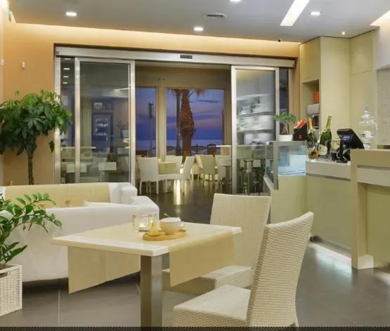 Lounge or bar in Hotel Serenella