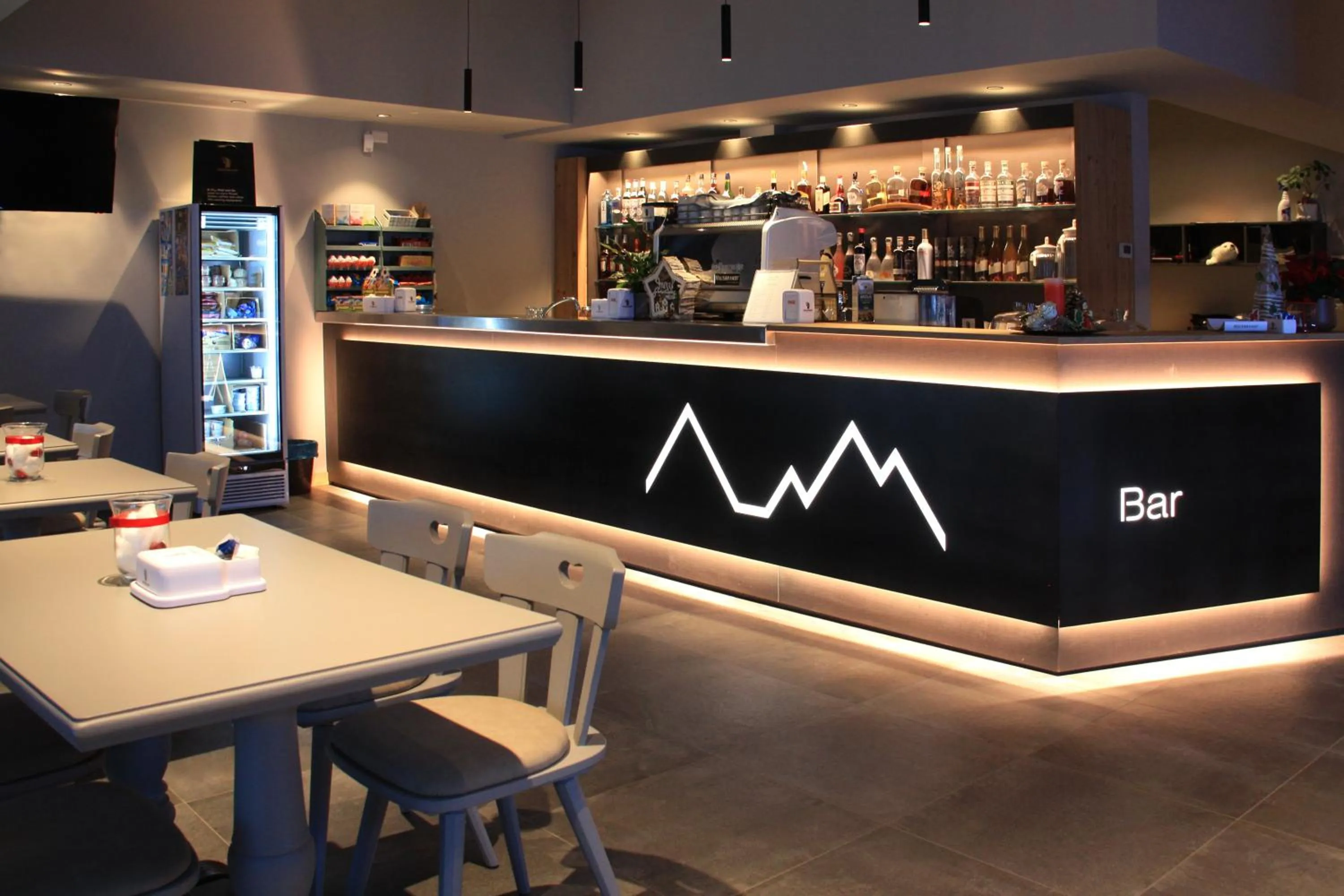 Lounge or bar in Hotel Casa Alpina