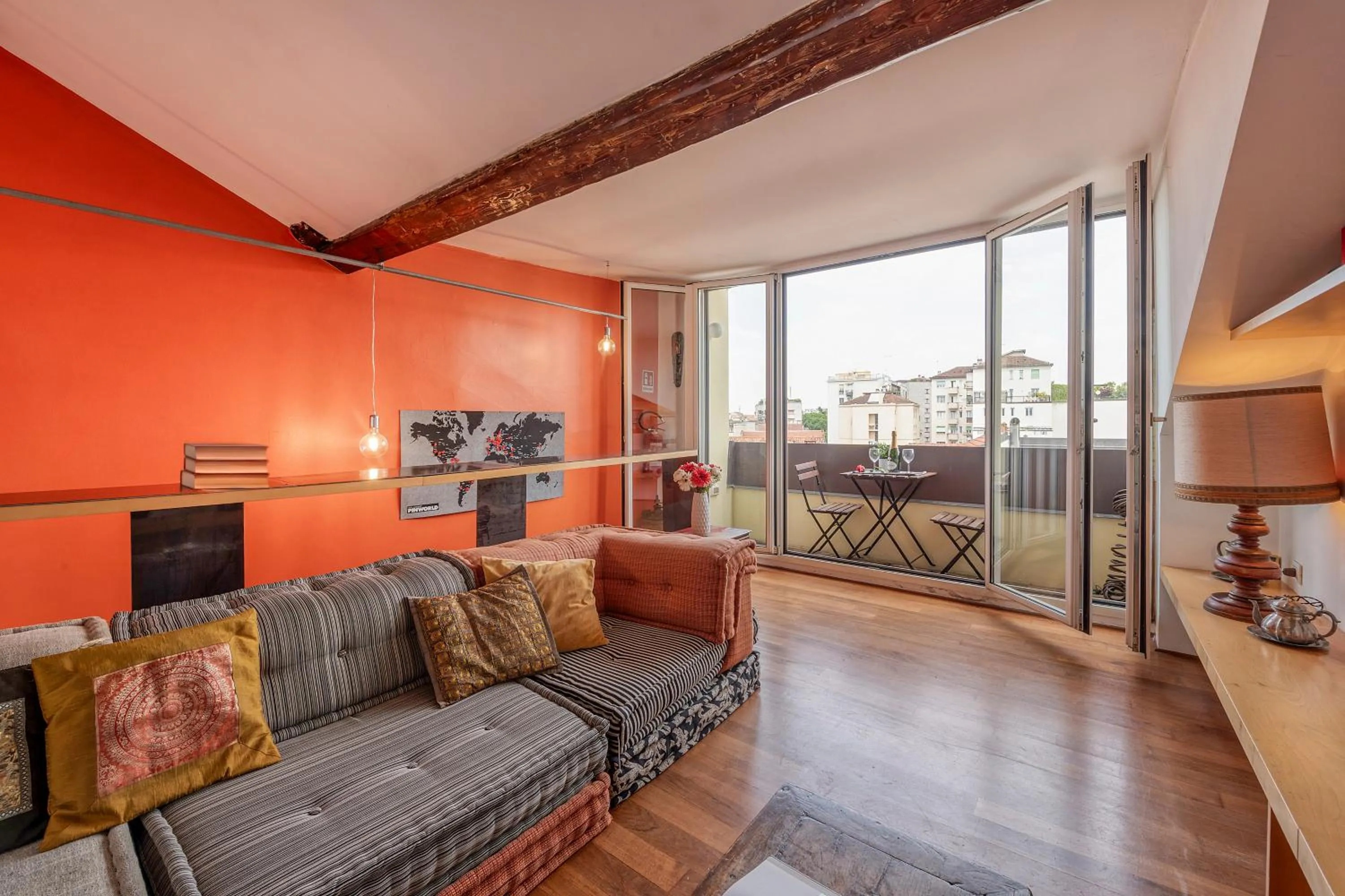 TV and multimedia in Paolo Sarpi, 36 - Milano Inside