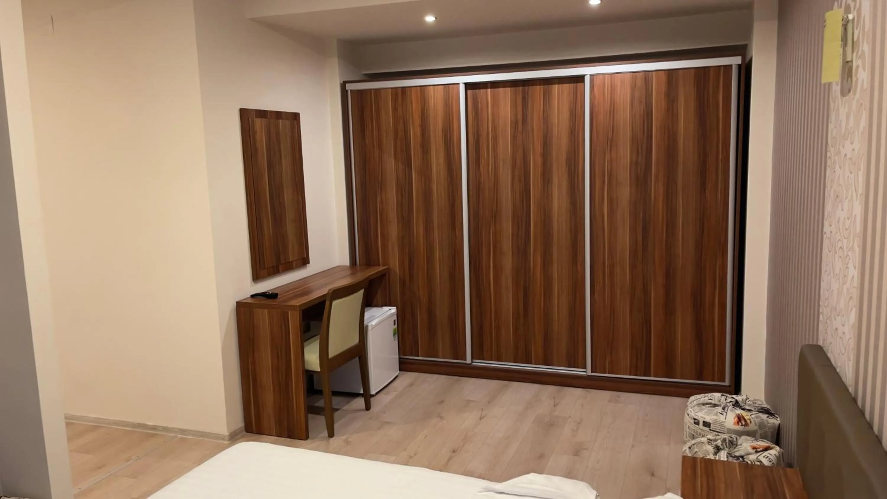 Seating area, Bed in Star Hotel