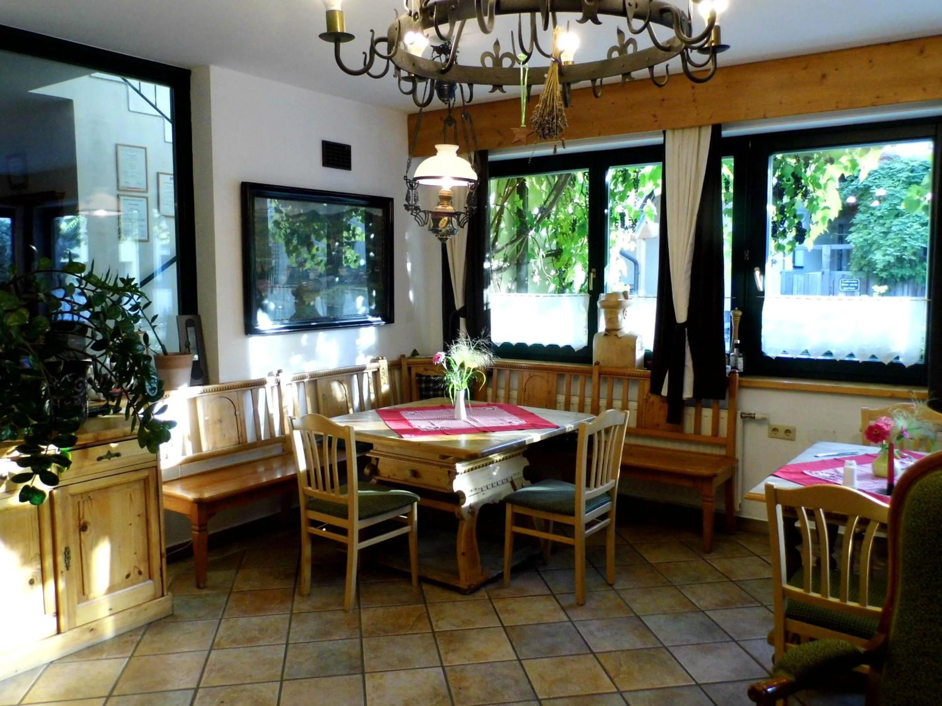 Restaurant/places to eat in Steinschalerhof