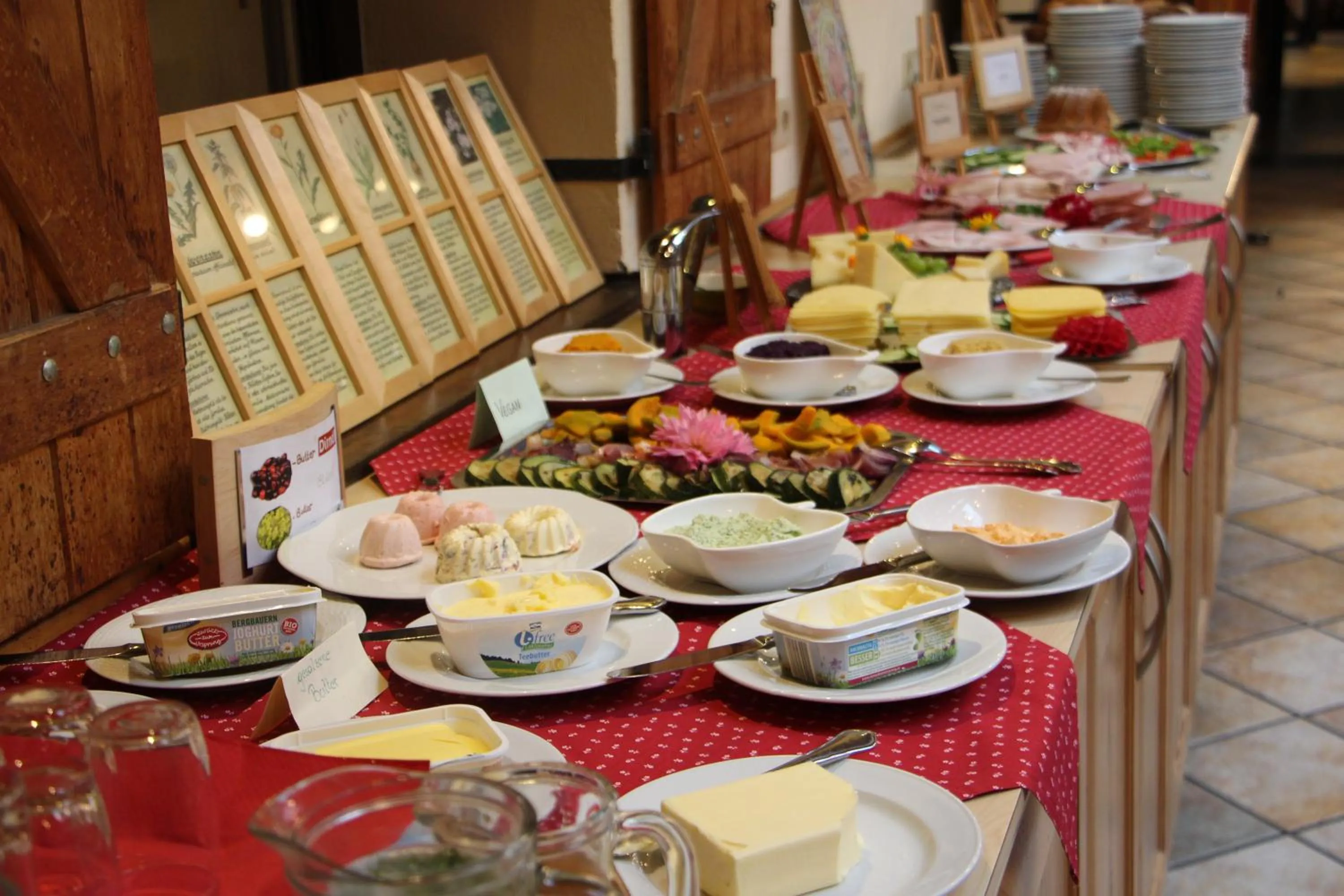 Buffet breakfast in Steinschalerhof