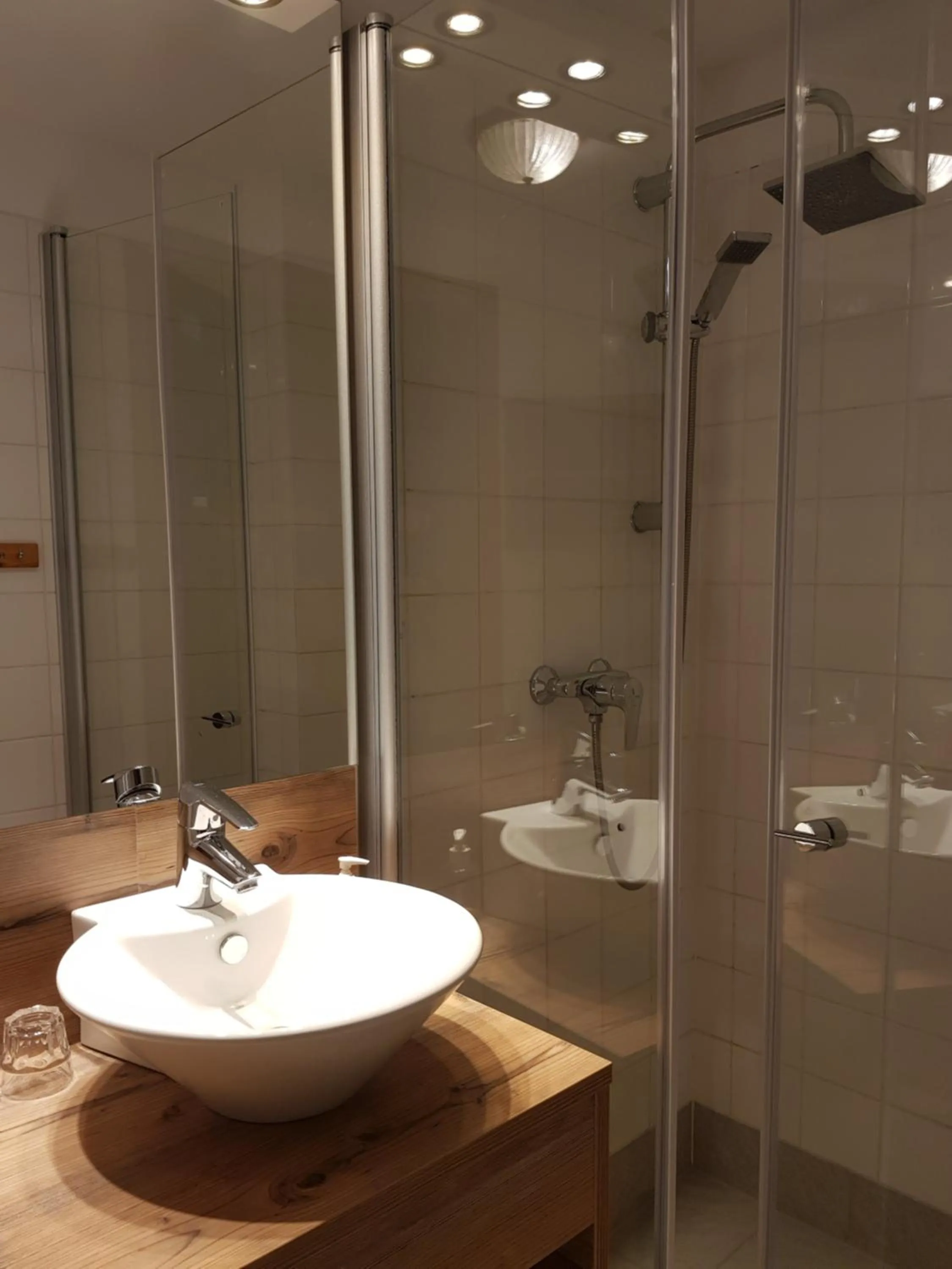 Shower in Steinschalerhof