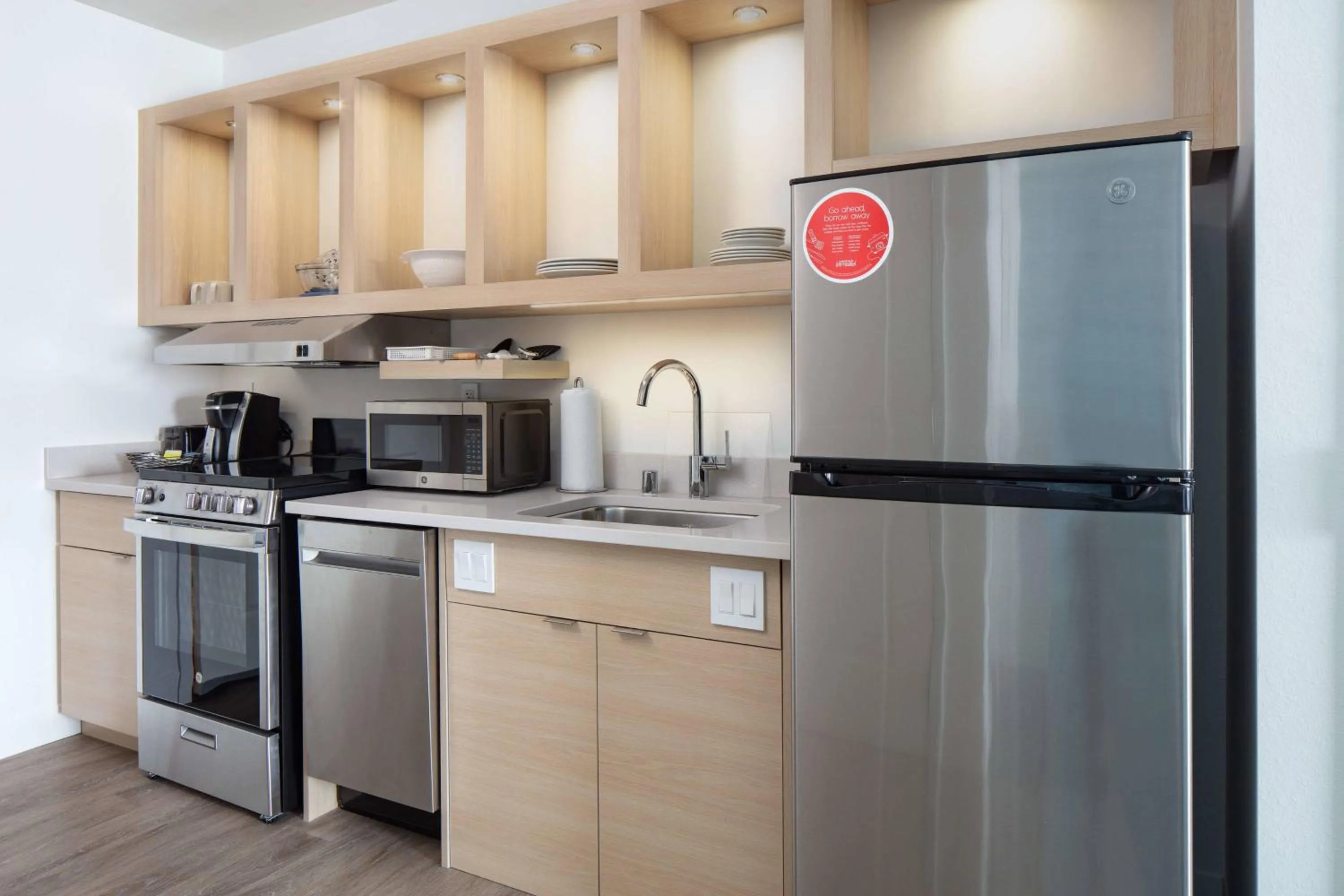 Kitchen or kitchenette in TownePlace Suites By Marriott Milwaukee West Bend