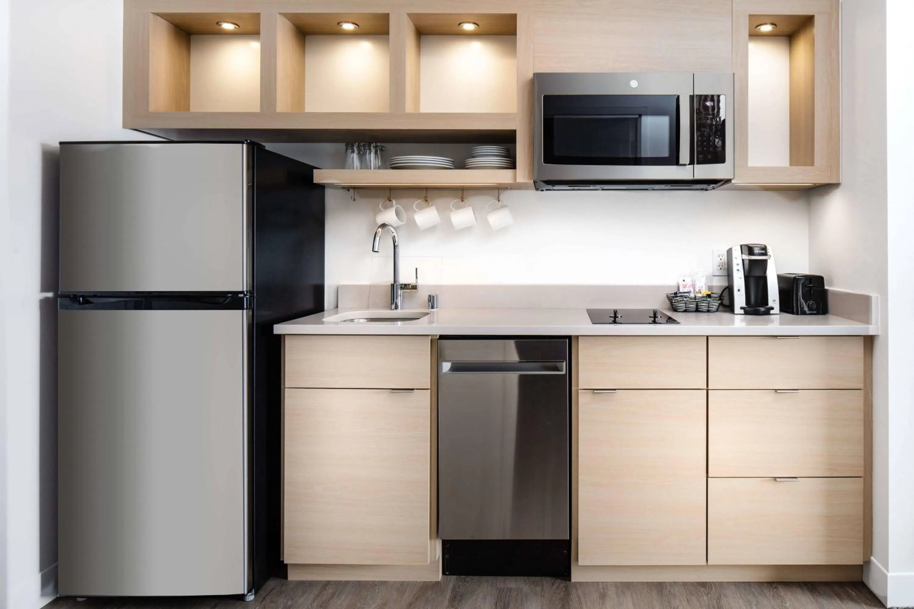 Kitchen or kitchenette in TownePlace Suites By Marriott Milwaukee West Bend