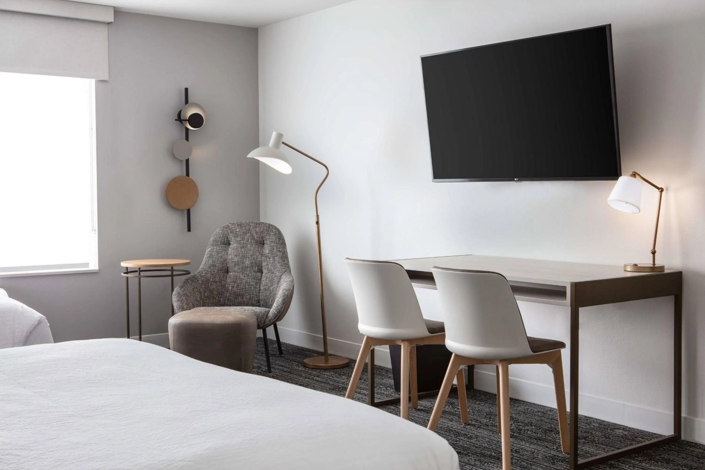 Photo of the whole room, Bed in TownePlace Suites By Marriott Milwaukee West Bend