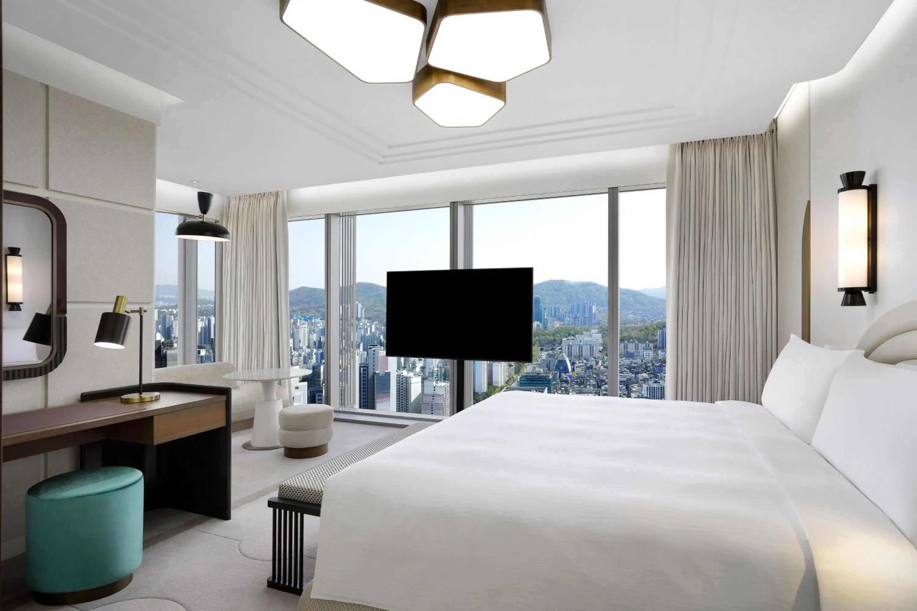Photo of the whole room, Bed in Josun Palace, a Luxury Collection Hotel, Seoul Gangnam