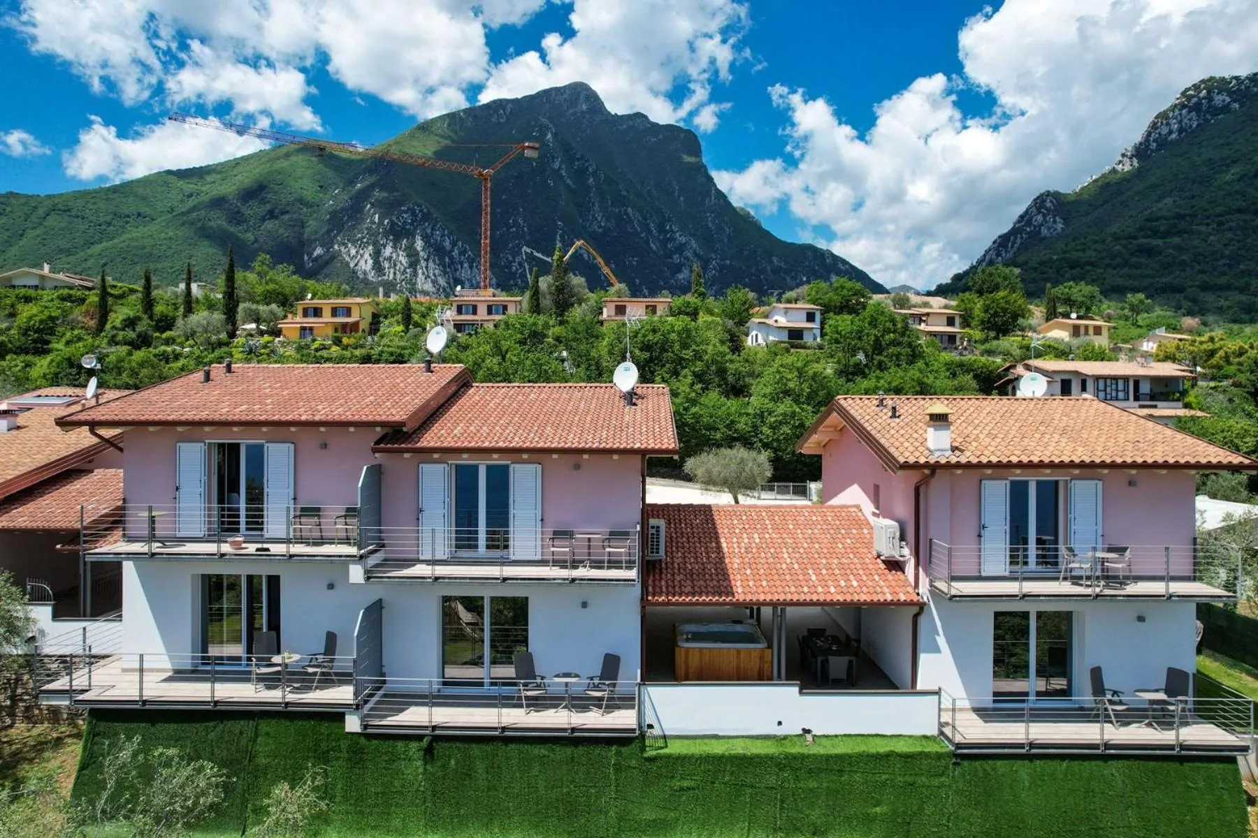 Property building in Le Casette - Leccino