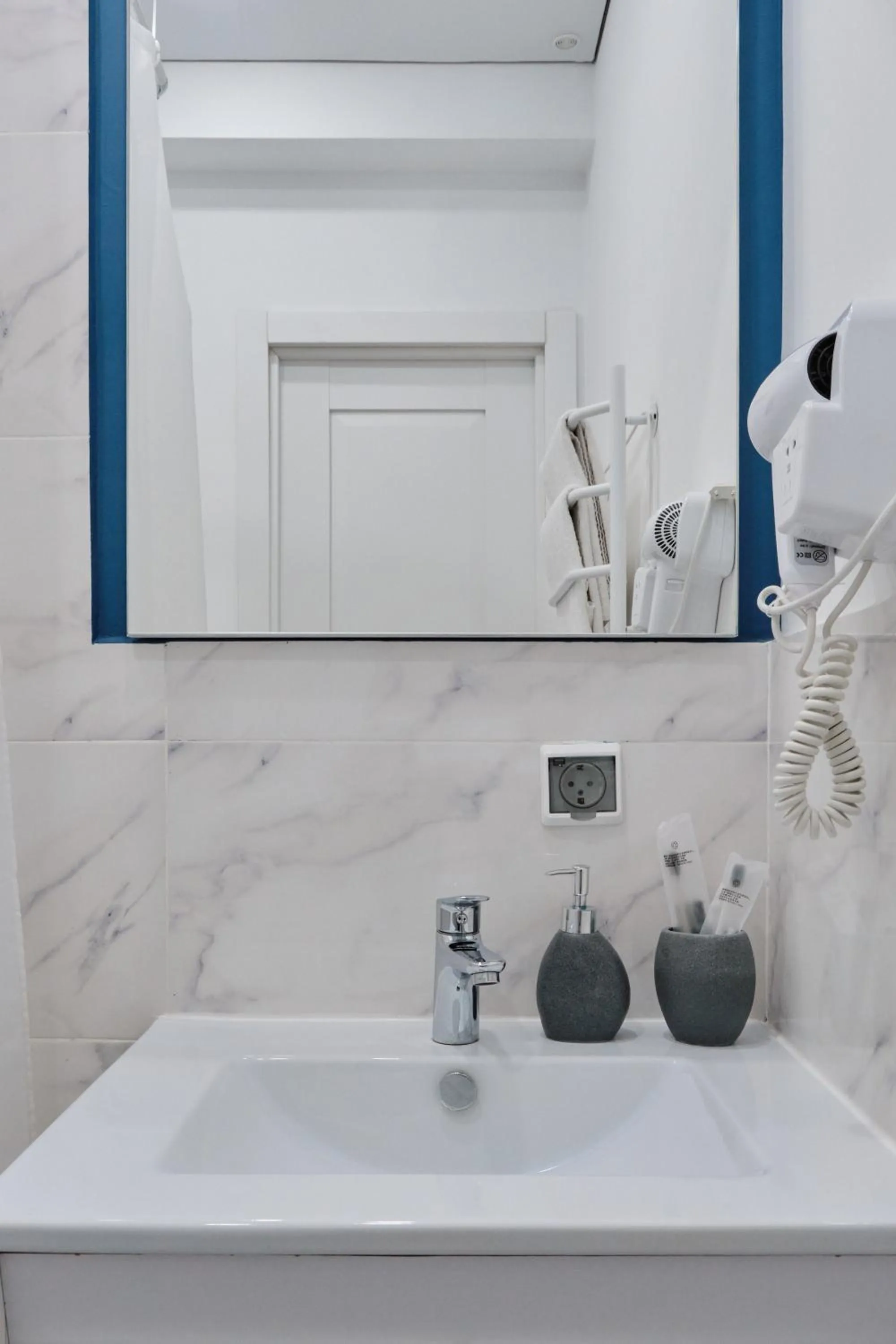 Seven City Apartments